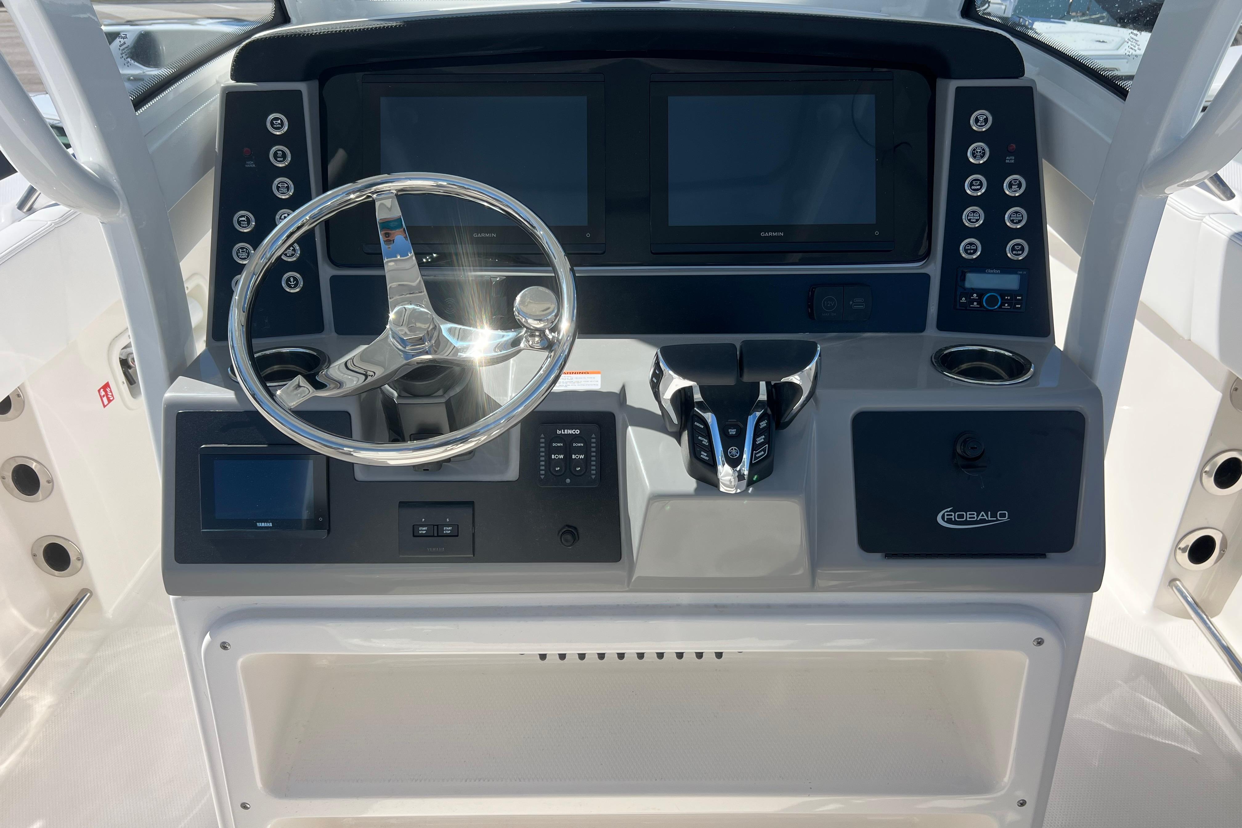 2026 Robalo R250 Center Console-6