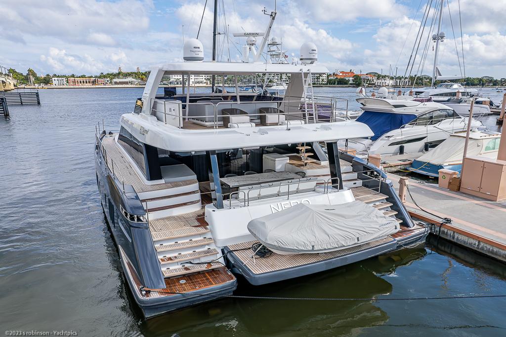 Sunreef 60 NERO- Profile