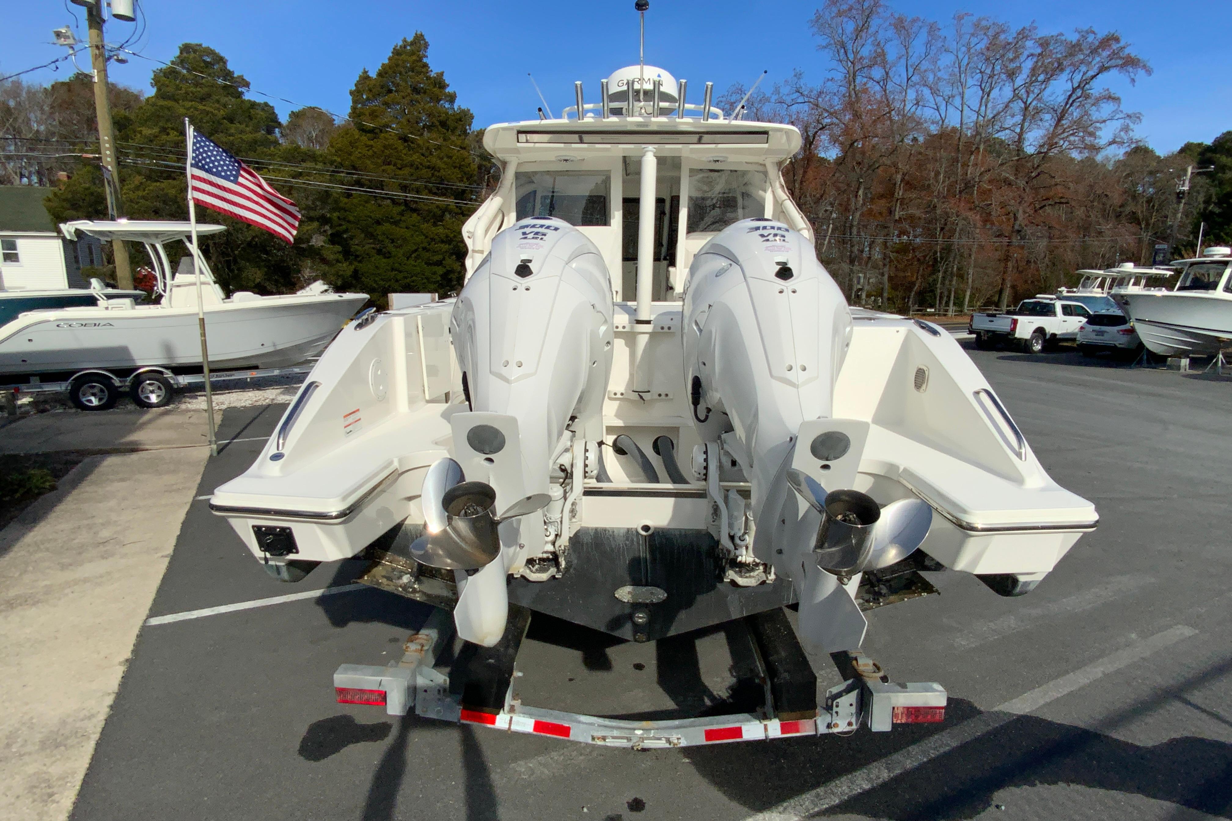 2024 Pursuit DC 326 Dual Console-10