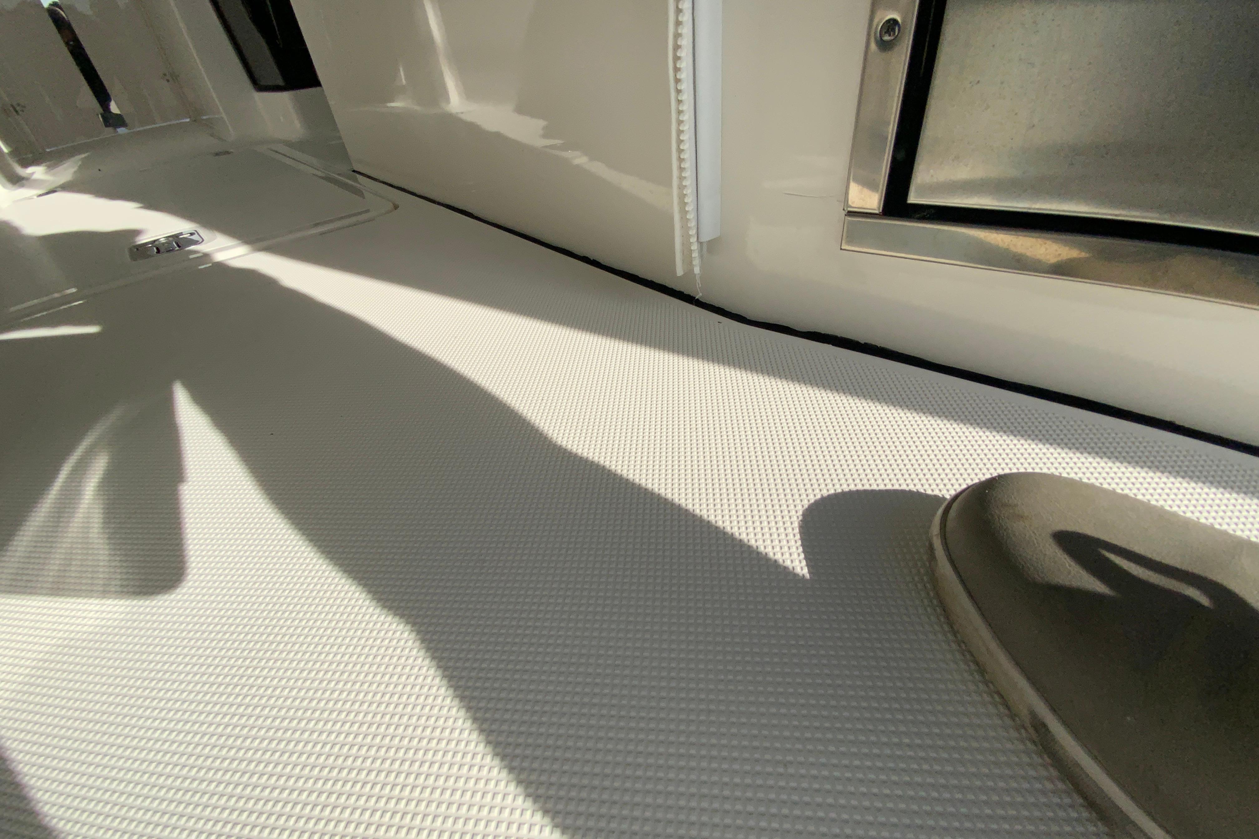 2024 Pursuit DC 326 Dual Console-22