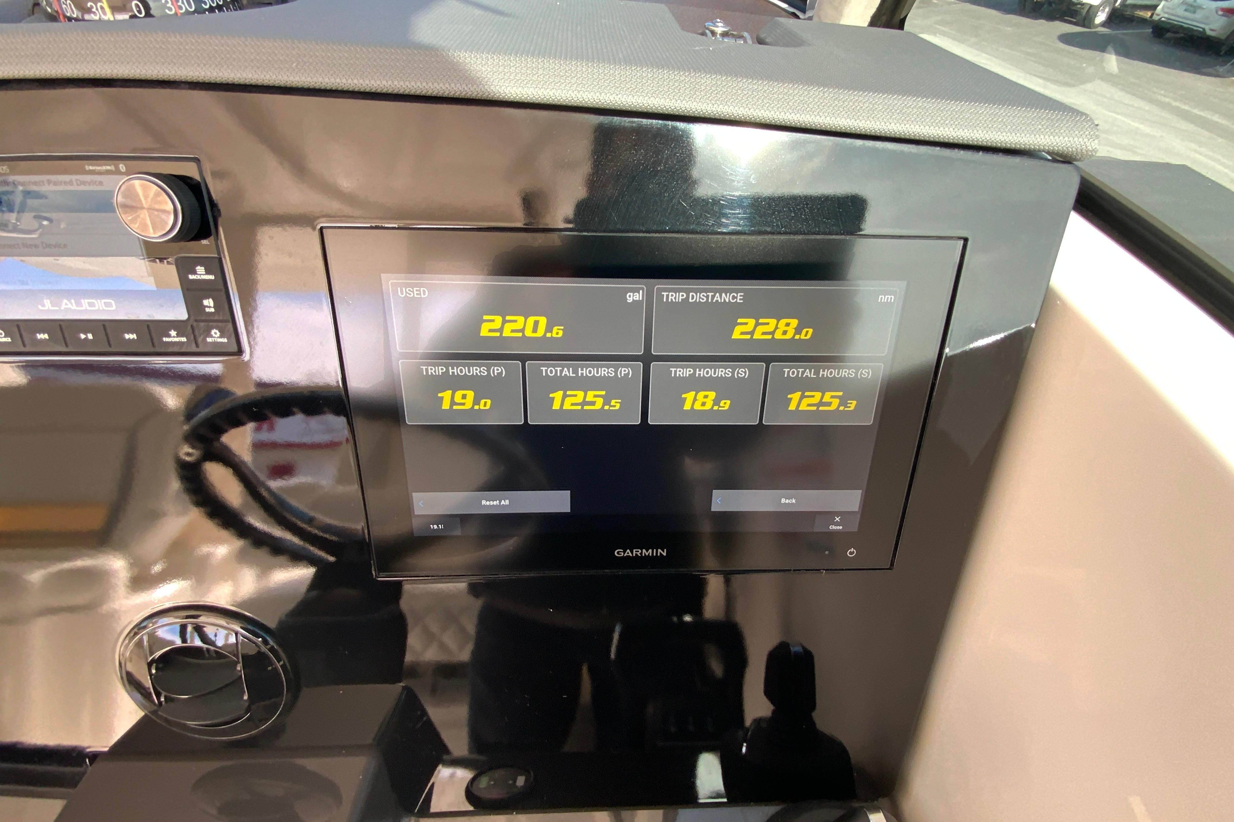 2024 Pursuit DC 326 Dual Console-27