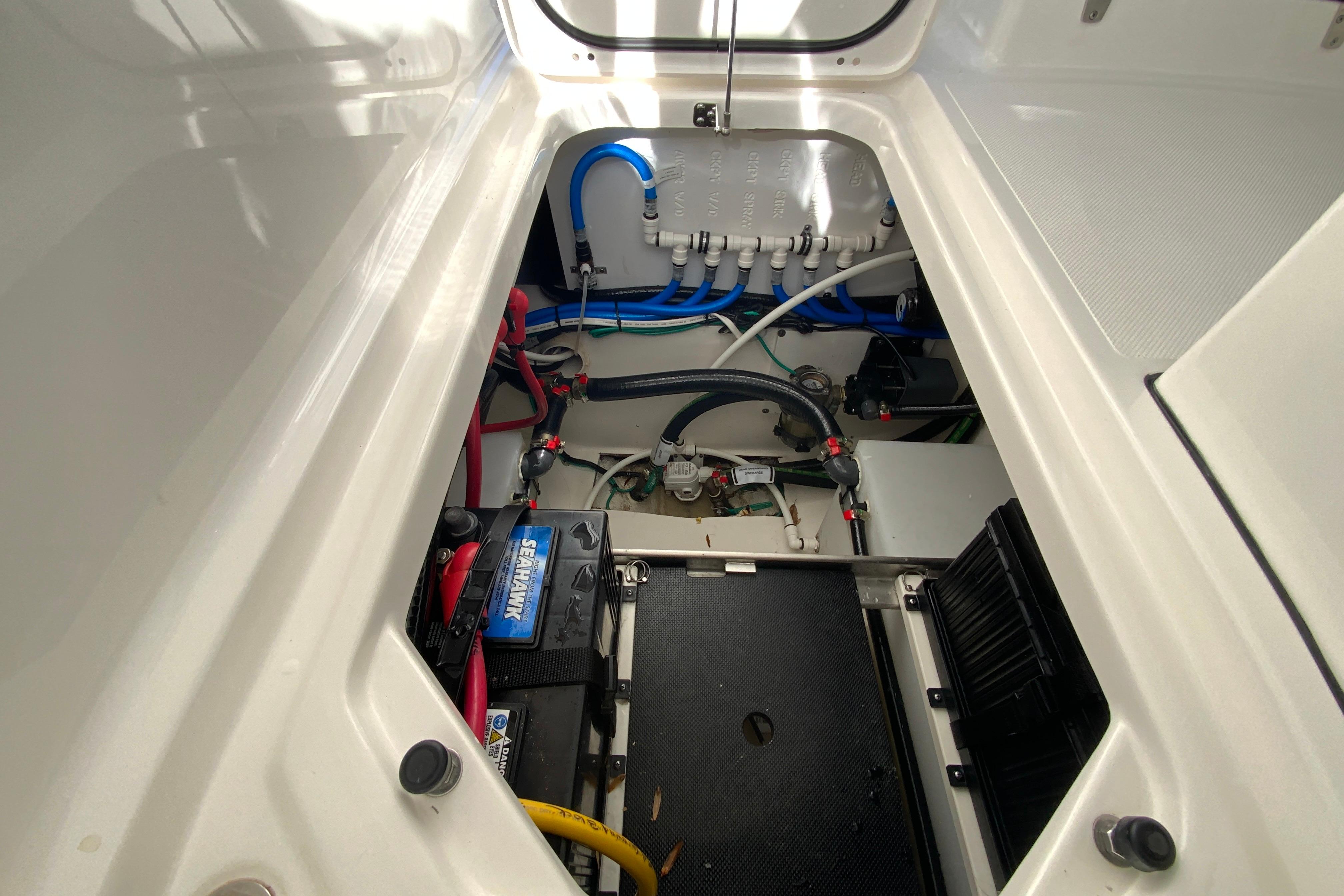 2024 Pursuit DC 326 Dual Console-39