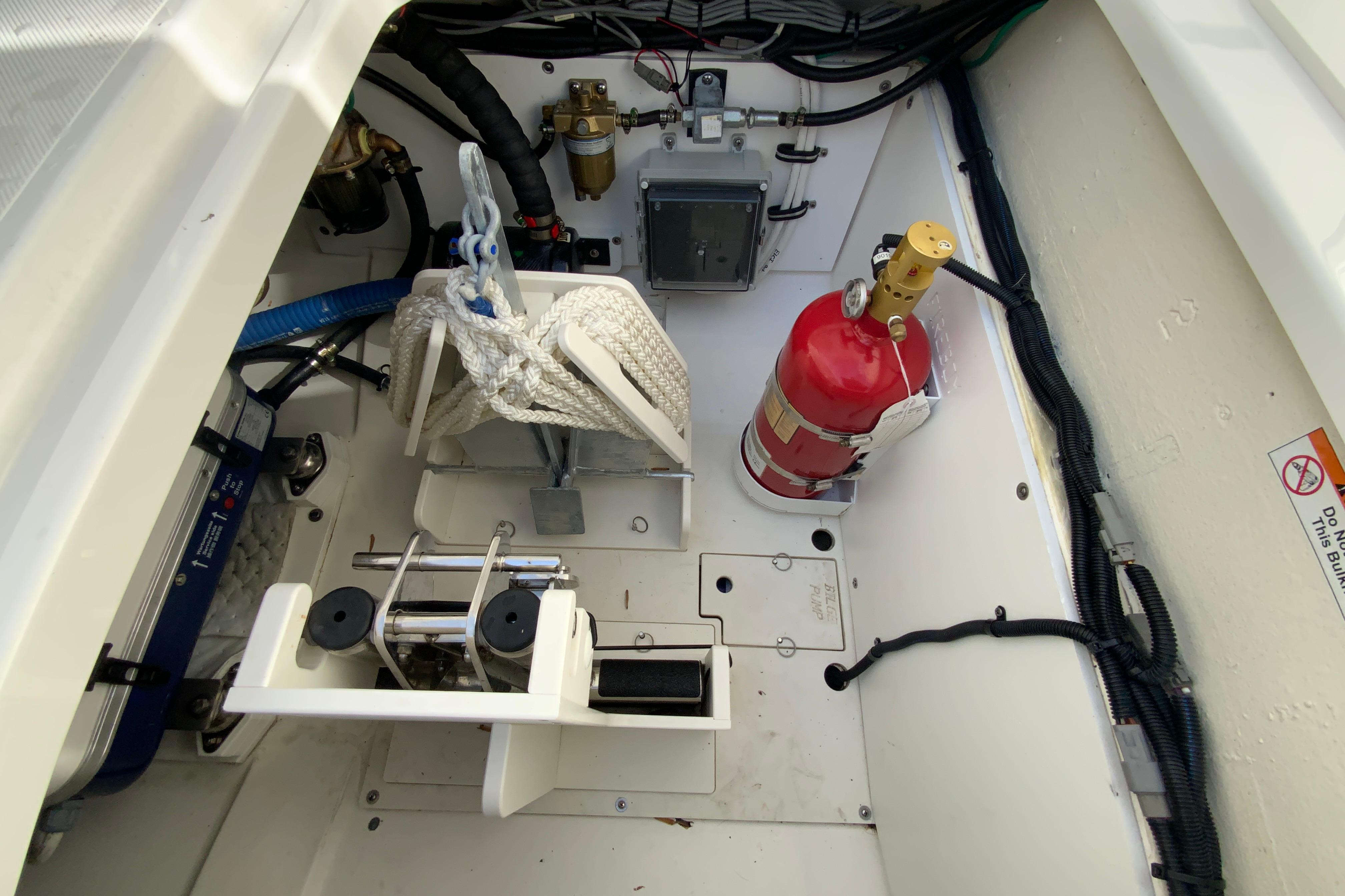 2024 Pursuit DC 326 Dual Console-48