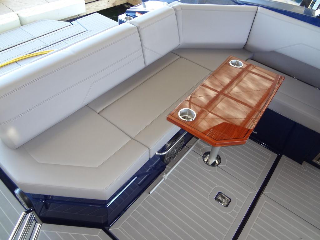2021-cruisers-yachts-38-gls-io-power-9646866-20250103085509751-1_XLARGE