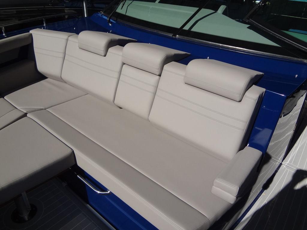 2021-cruisers-yachts-38-gls-io-power-9646866-20250103085524779-1_XLARGE