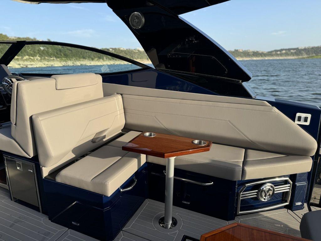 2021-cruisers-yachts-38-gls-io-power-9646866-20250103085543930-1_XLARGE