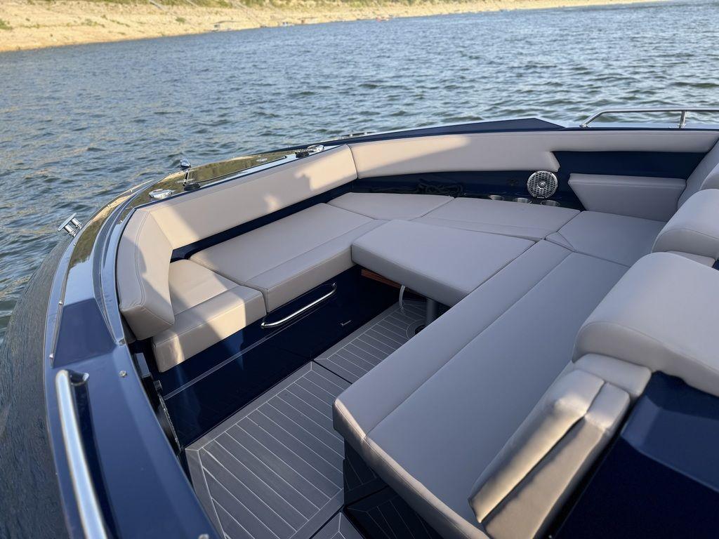 2021-cruisers-yachts-38-gls-io-power-9646866-20250103085551968-1_XLARGE
