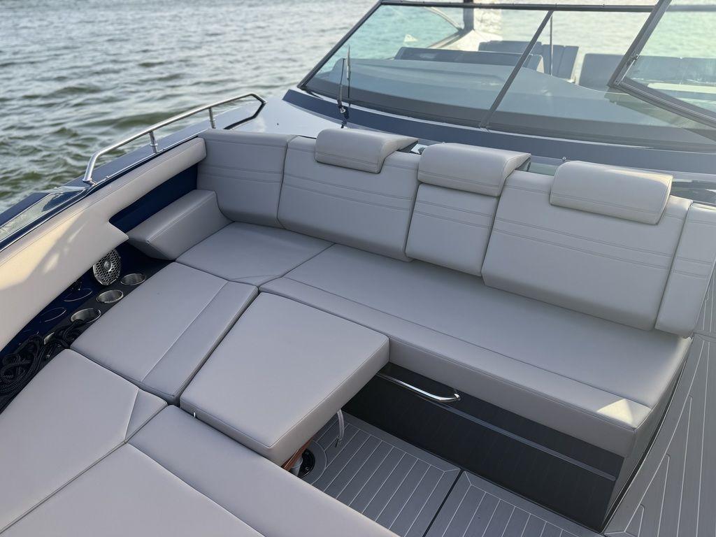 2021-cruisers-yachts-38-gls-io-power-9646866-20250103085553925-1_XLARGE