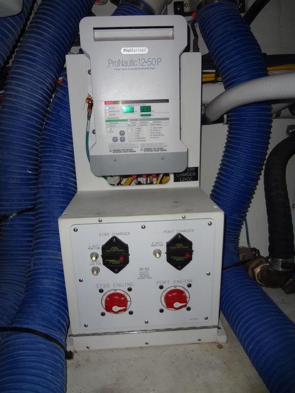 2021-cruisers-yachts-38-gls-io-power-9646866-20250103085606032-1_XLARGE