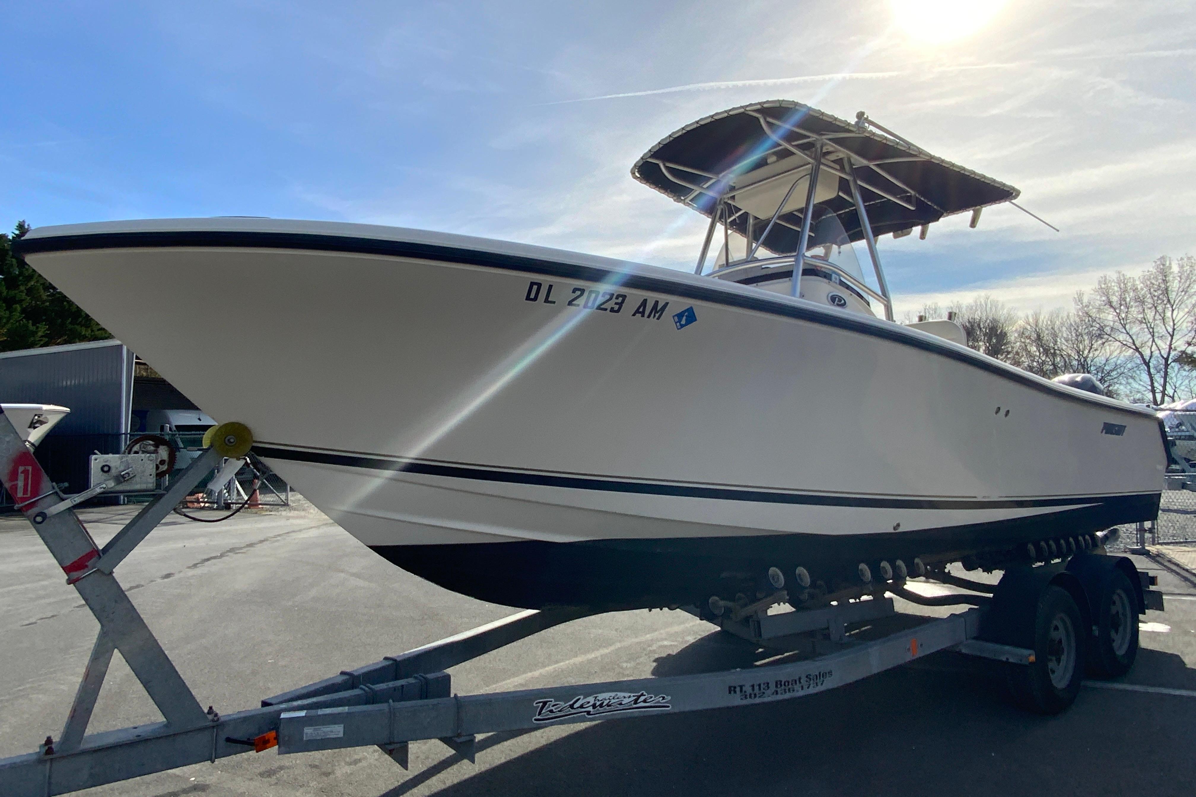 2005 Pursuit 2570 Center Console-5