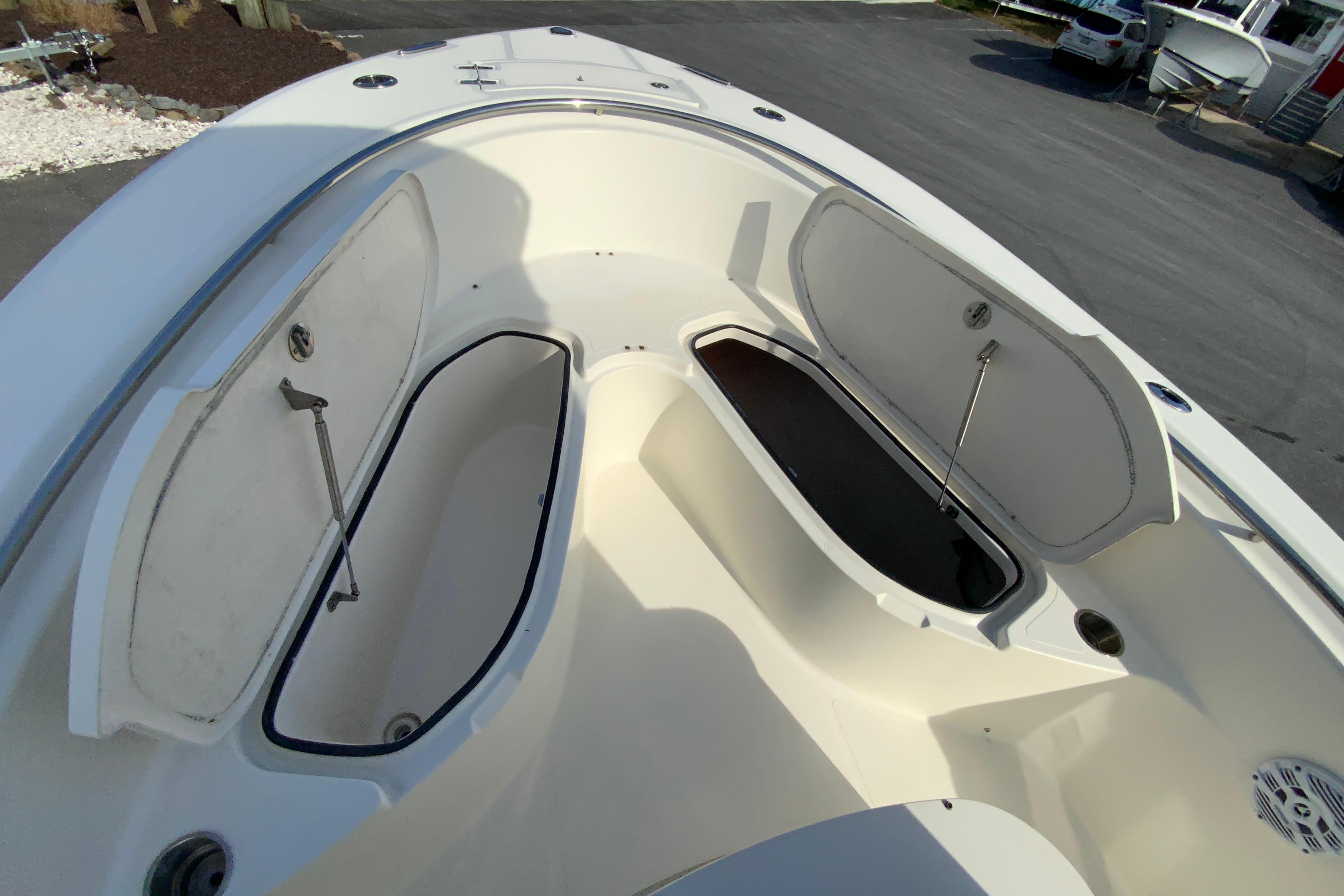 2005 Pursuit 2570 Center Console-14