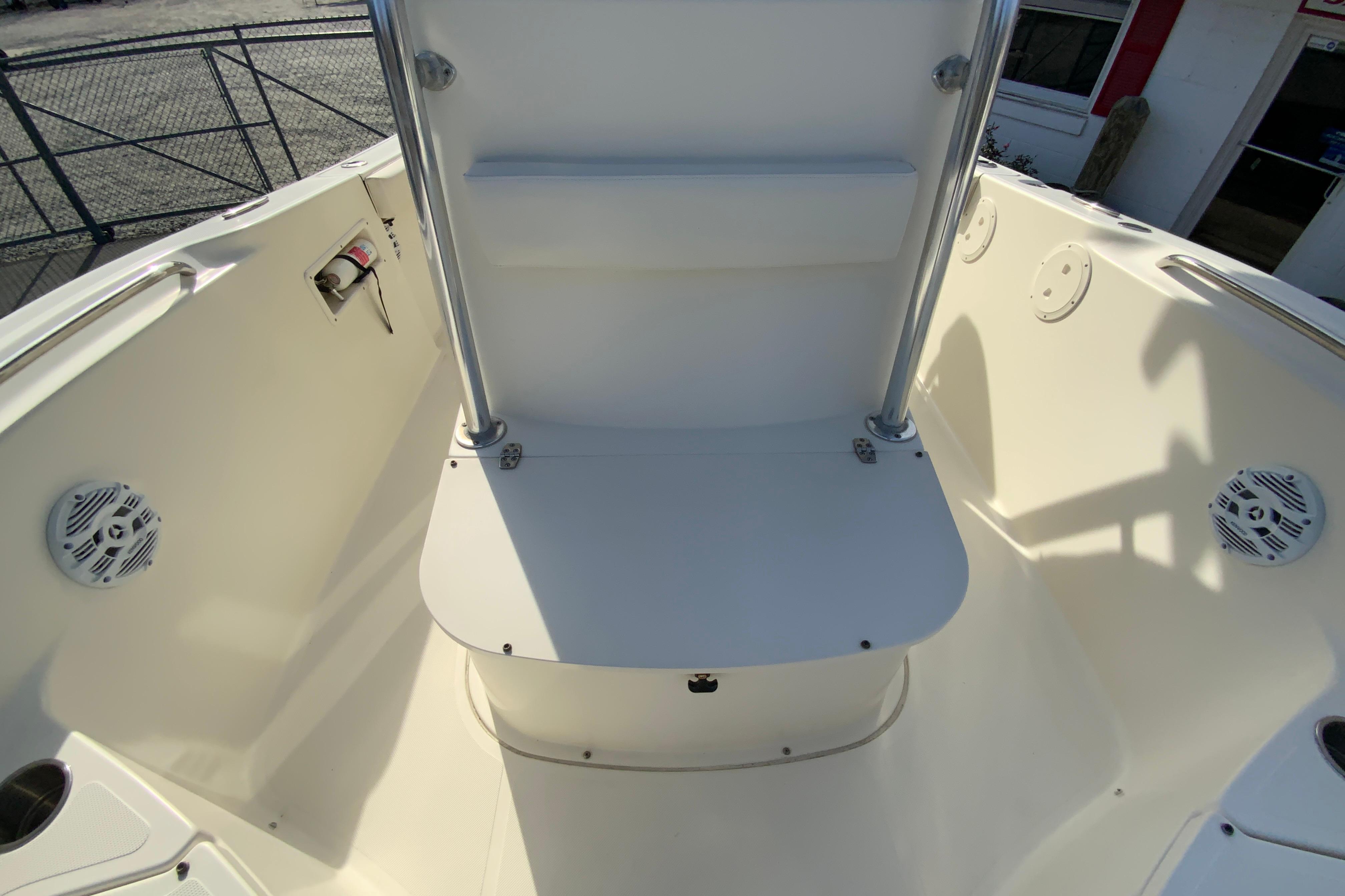 2005 Pursuit 2570 Center Console-15