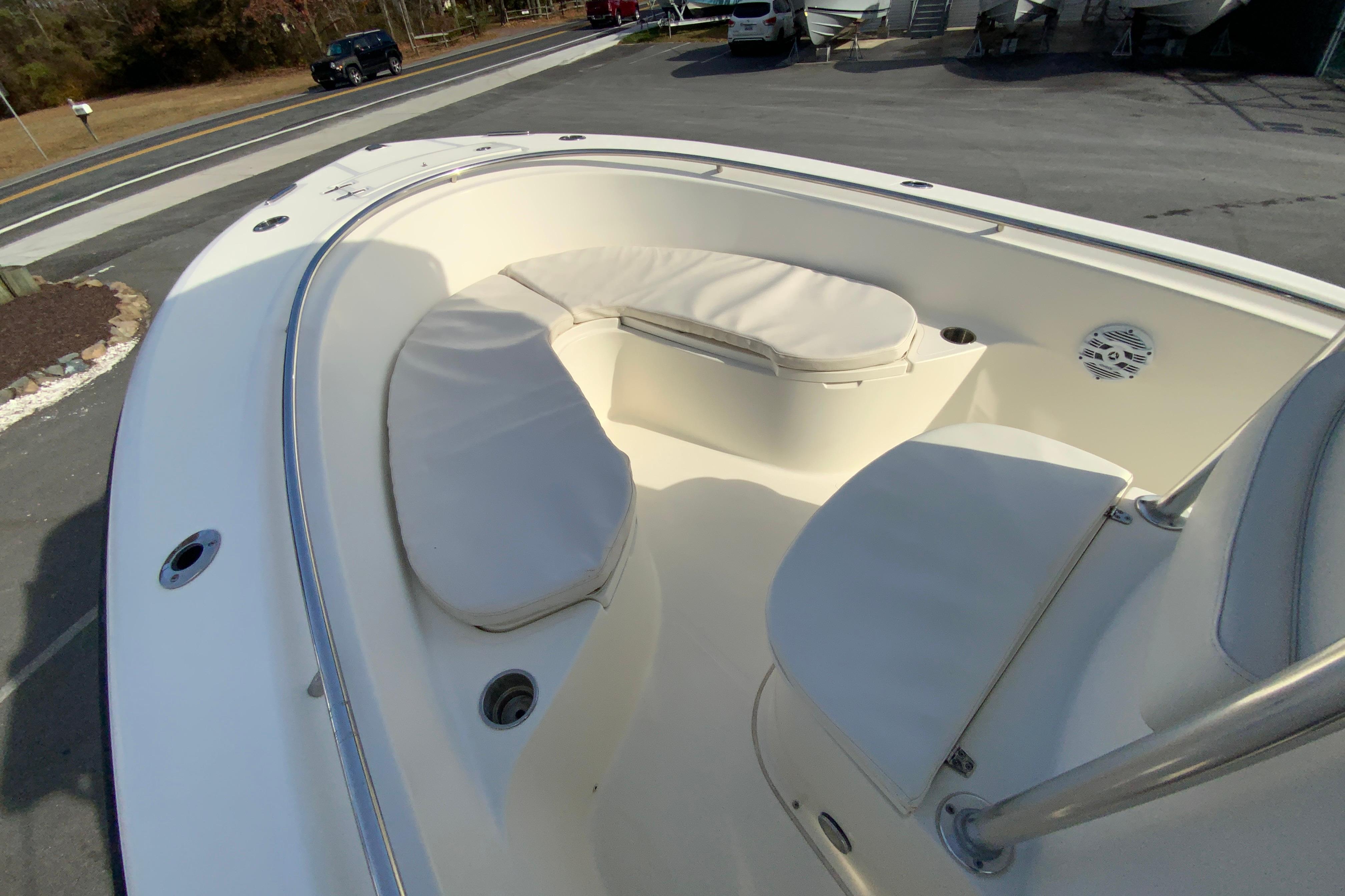 2005 Pursuit 2570 Center Console-17