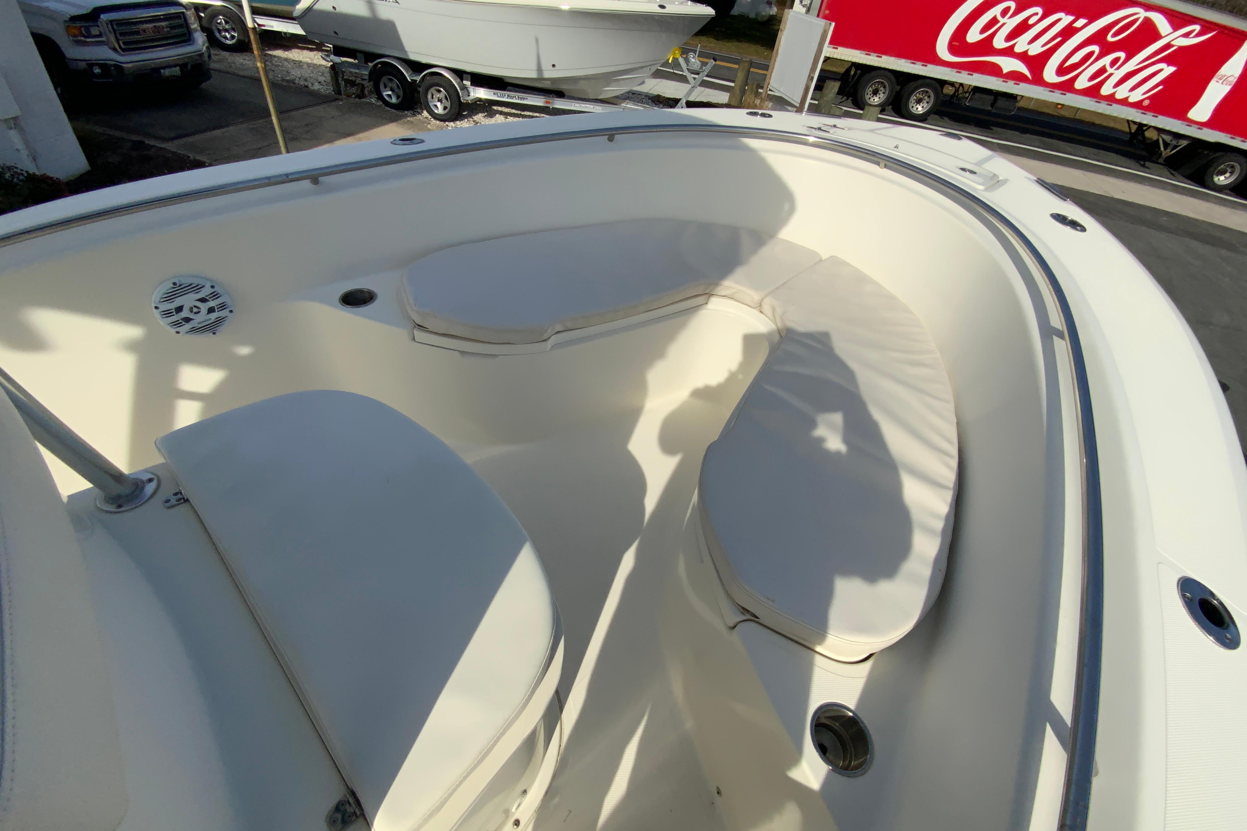 2005 Pursuit 2570 Center Console-18
