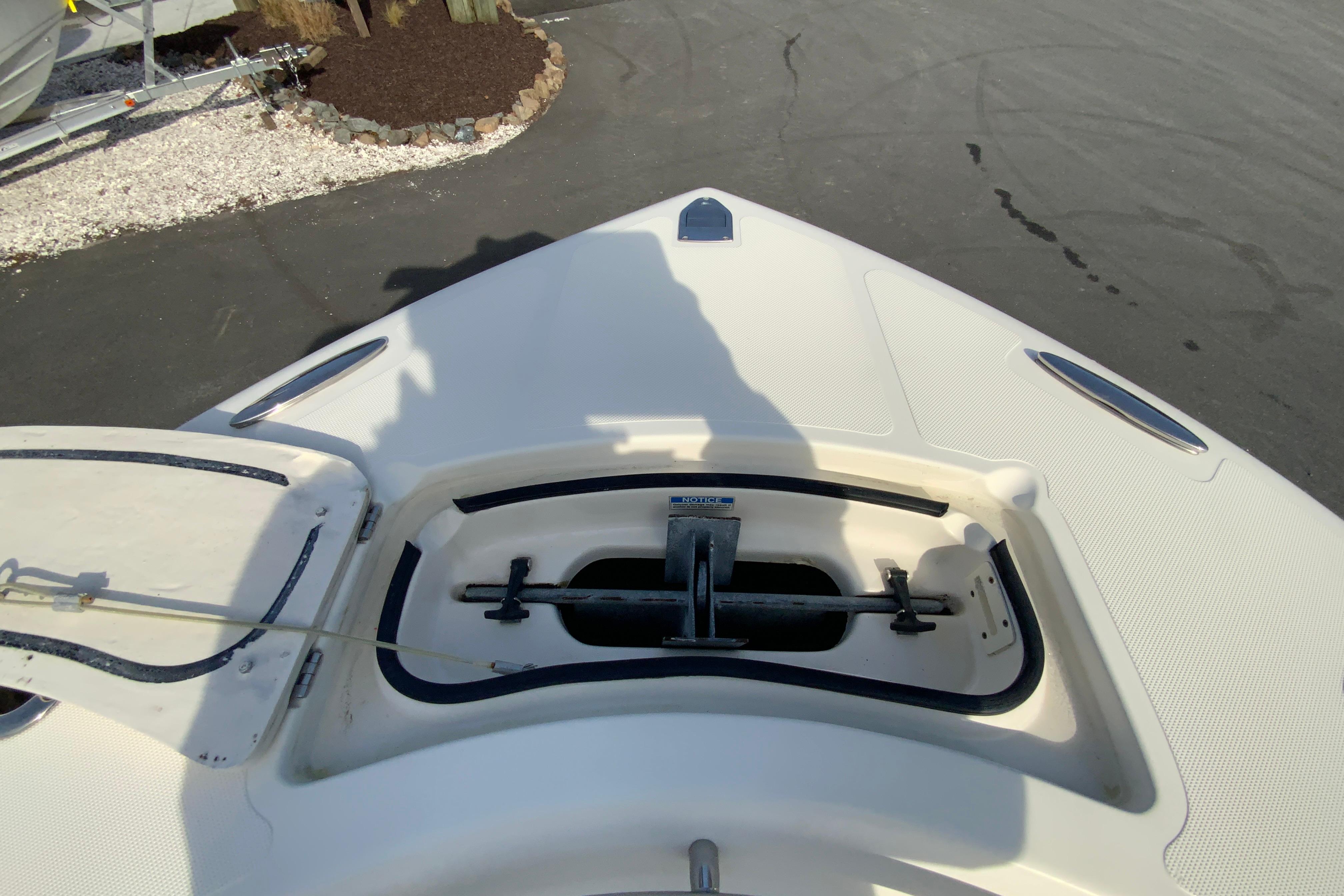 2005 Pursuit 2570 Center Console-19