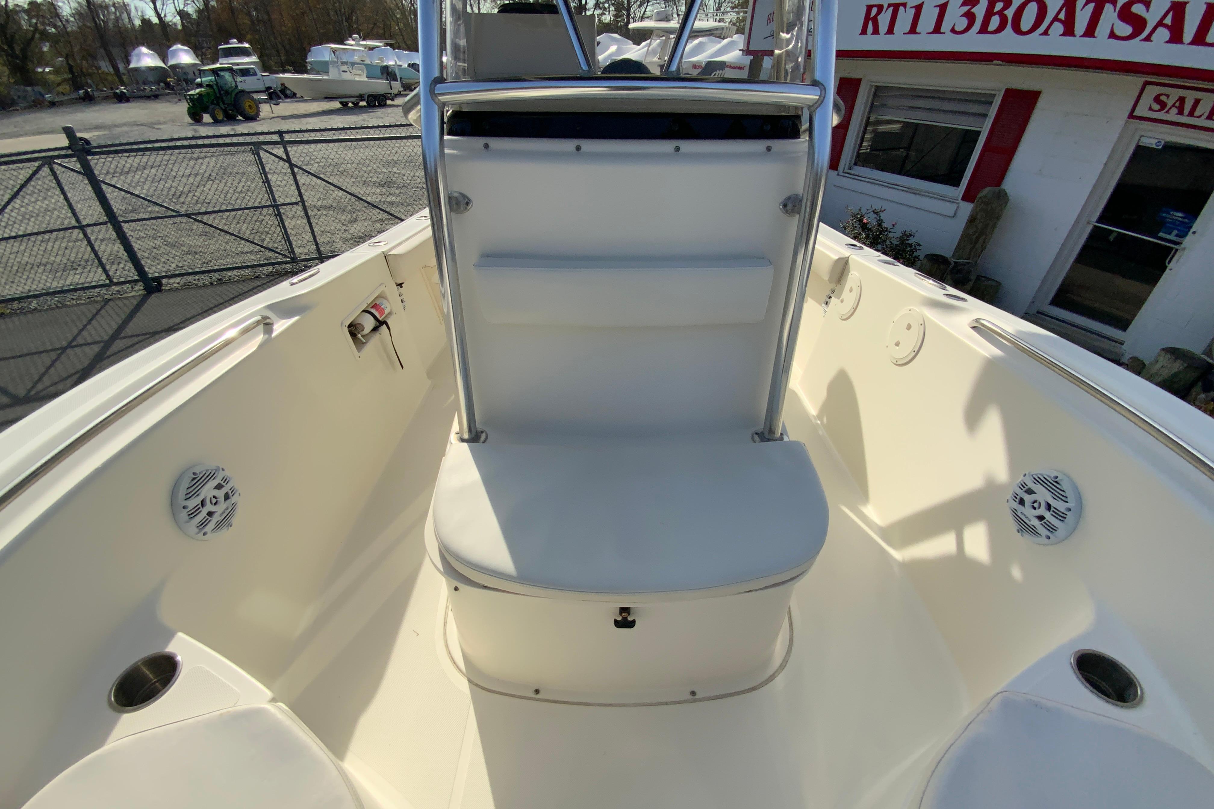 2005 Pursuit 2570 Center Console-20