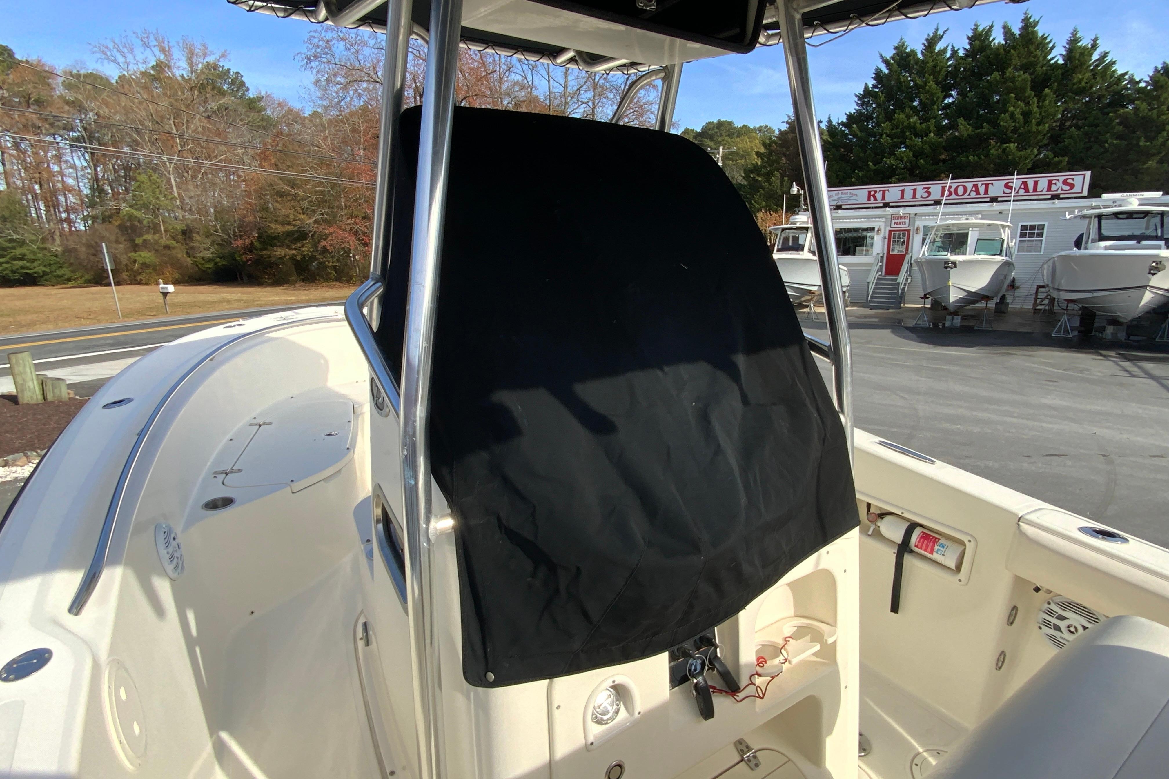 2005 Pursuit 2570 Center Console-25
