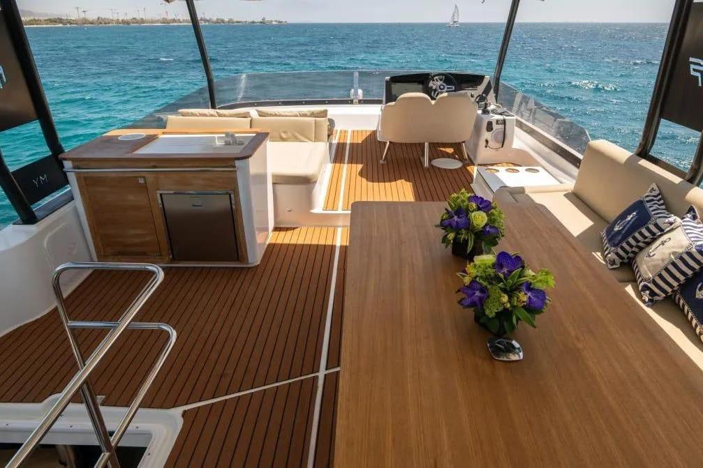 Fountaine Pajot MY6