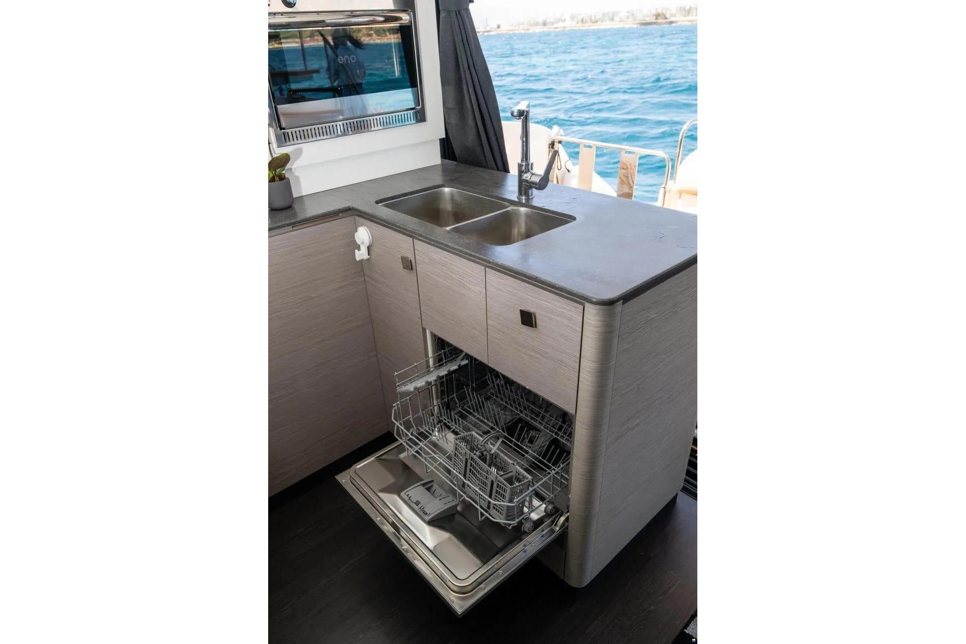 Fountaine Pajot MY6