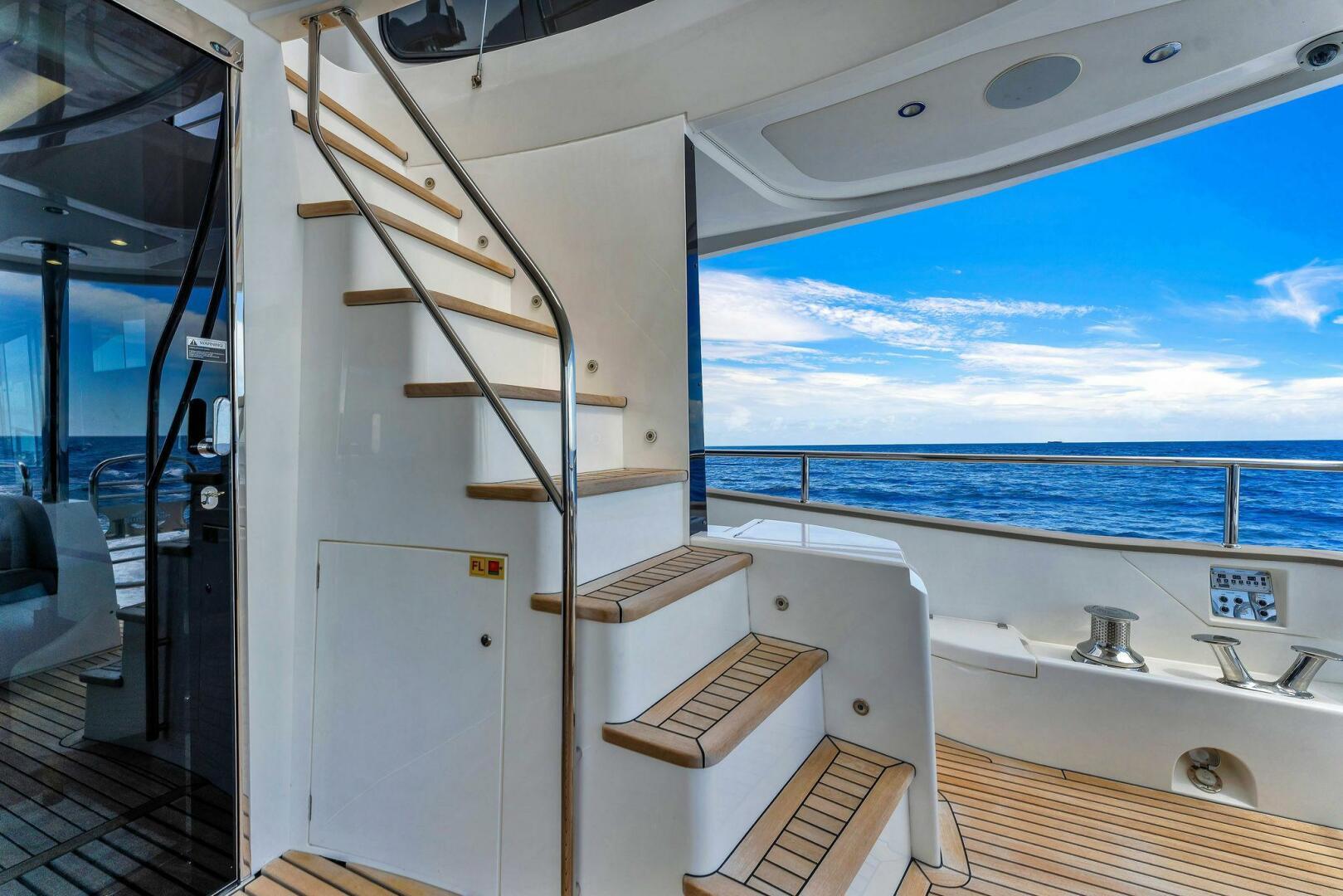 2018 Sunseeker 95 Yacht - Image 17