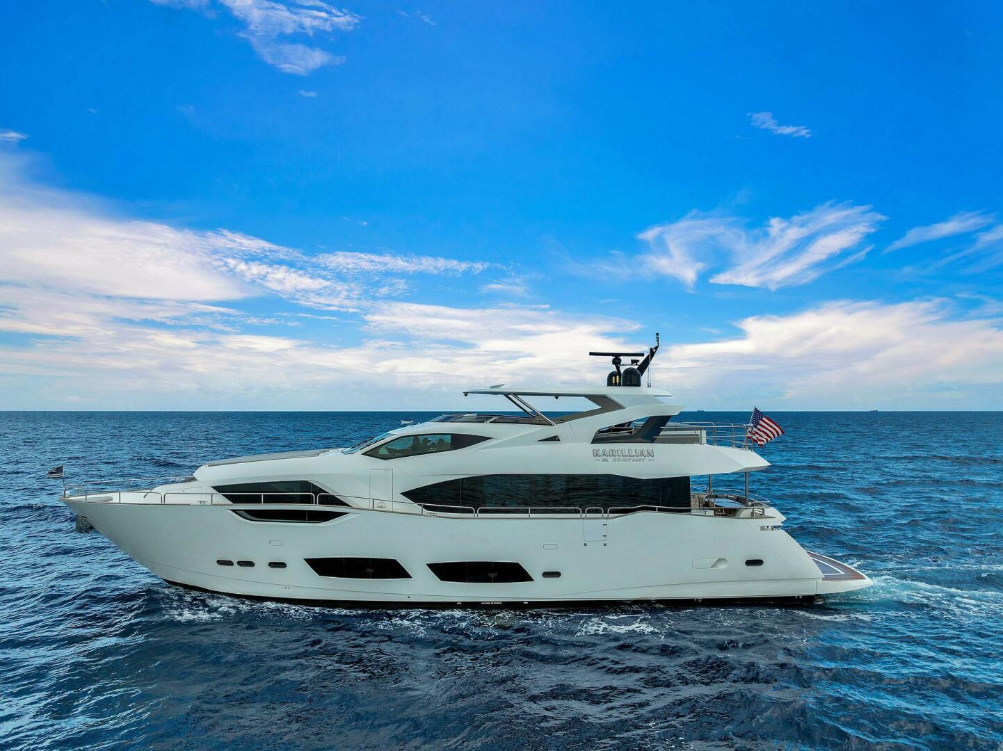 2018 Sunseeker 95 Yacht - Image 3
