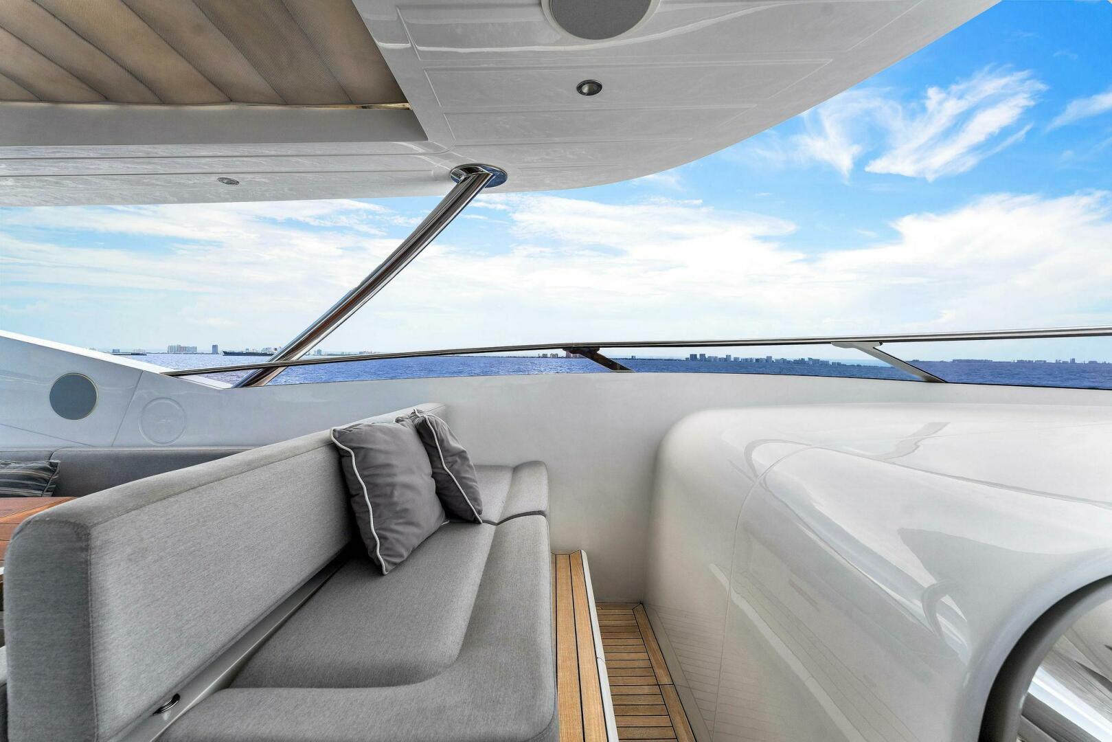 2018 Sunseeker 95 Yacht - Image 32