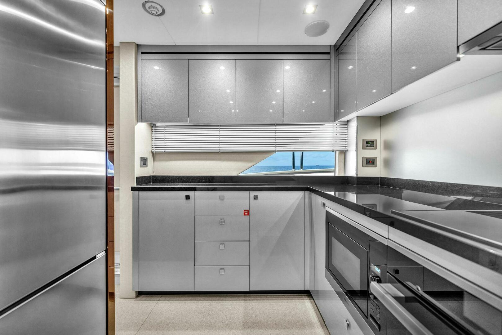 2018 Sunseeker 95 Yacht - Image 50