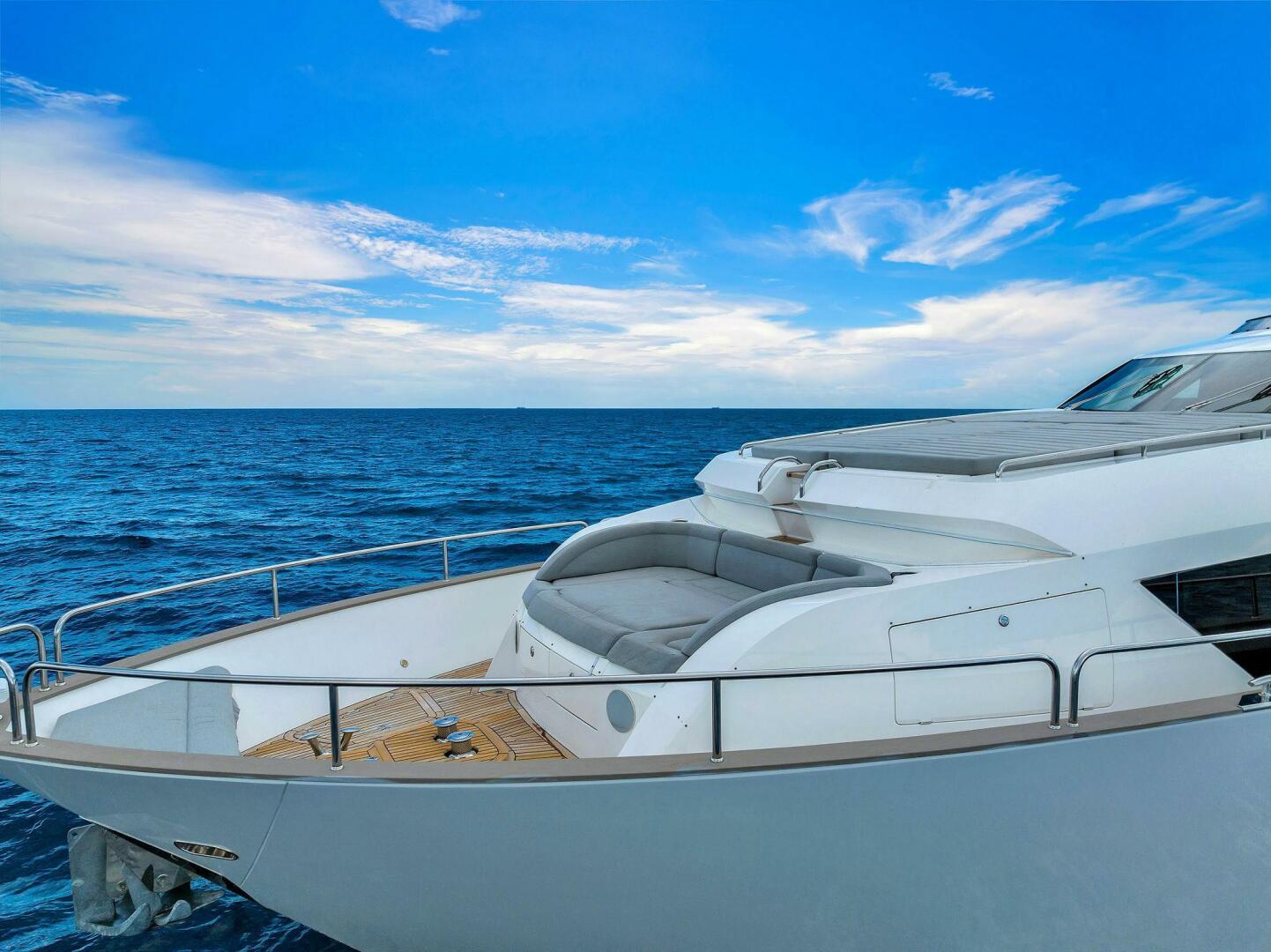 2018 Sunseeker 95 Yacht - Image 4