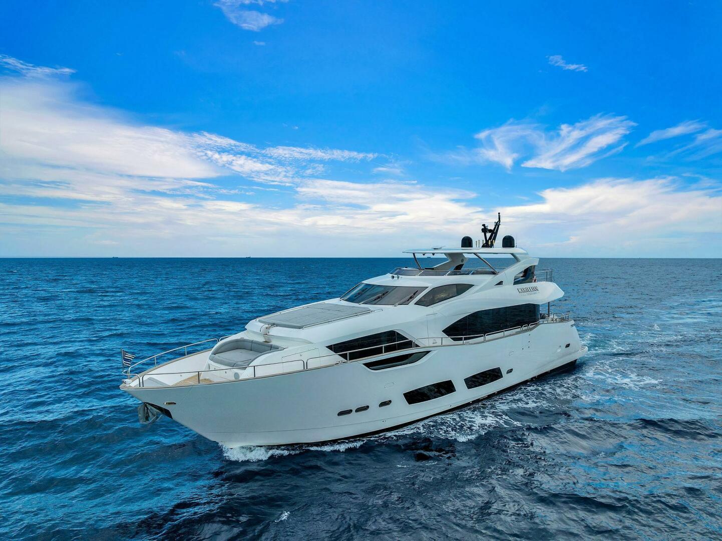2018 Sunseeker 95 Yacht - Image 1