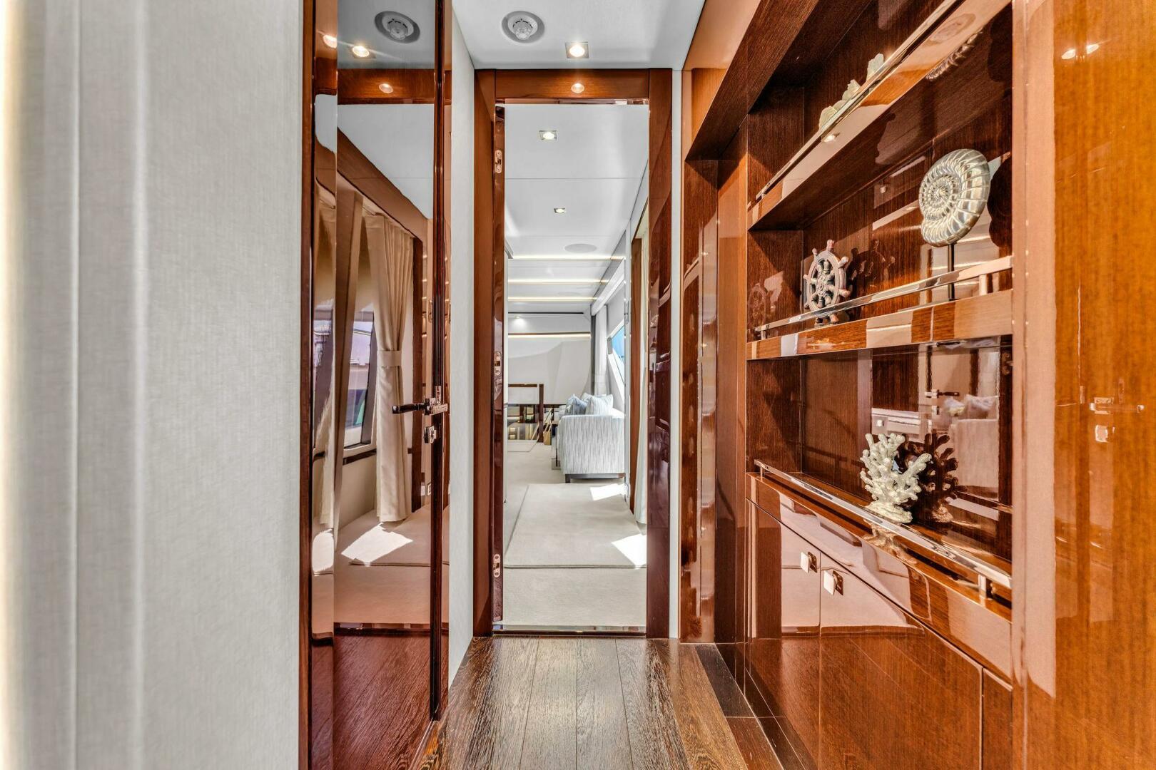 2018 Sunseeker 95 Yacht - Image 54