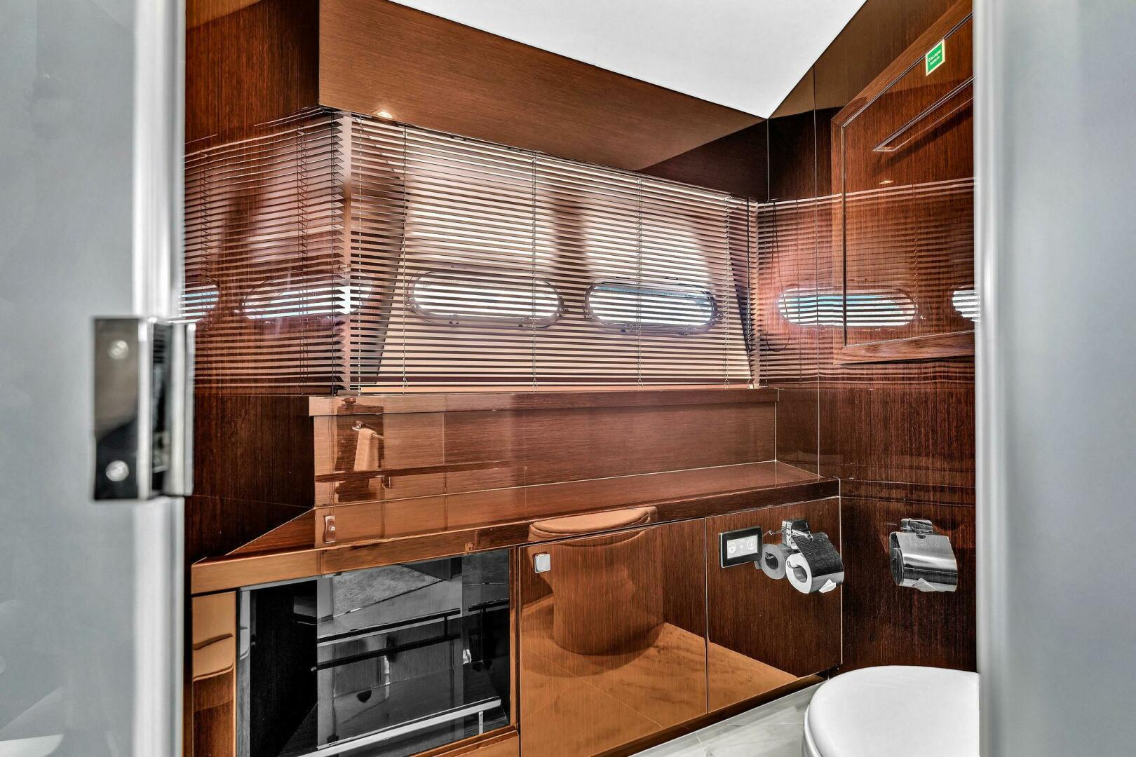 2018 Sunseeker 95 Yacht - Image 66