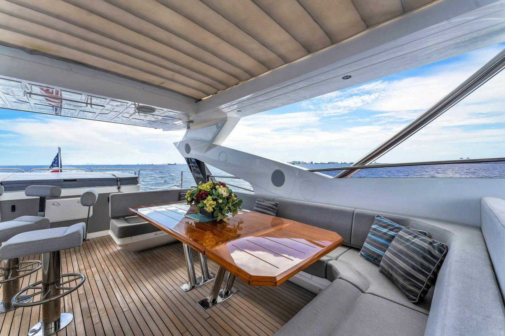 2018 Sunseeker 95 Yacht - Image 28