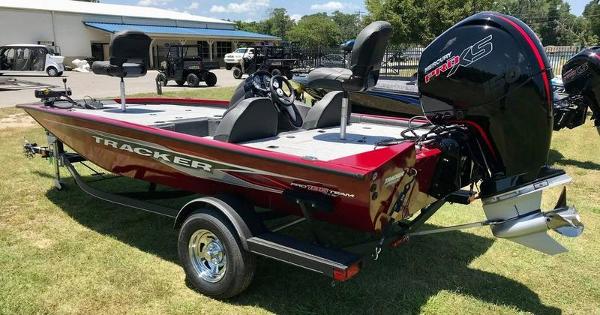 2021 Tracker Boats boat for sale, model of the boat is Pro Team™ 195 TXW & Image # 4 of 10
