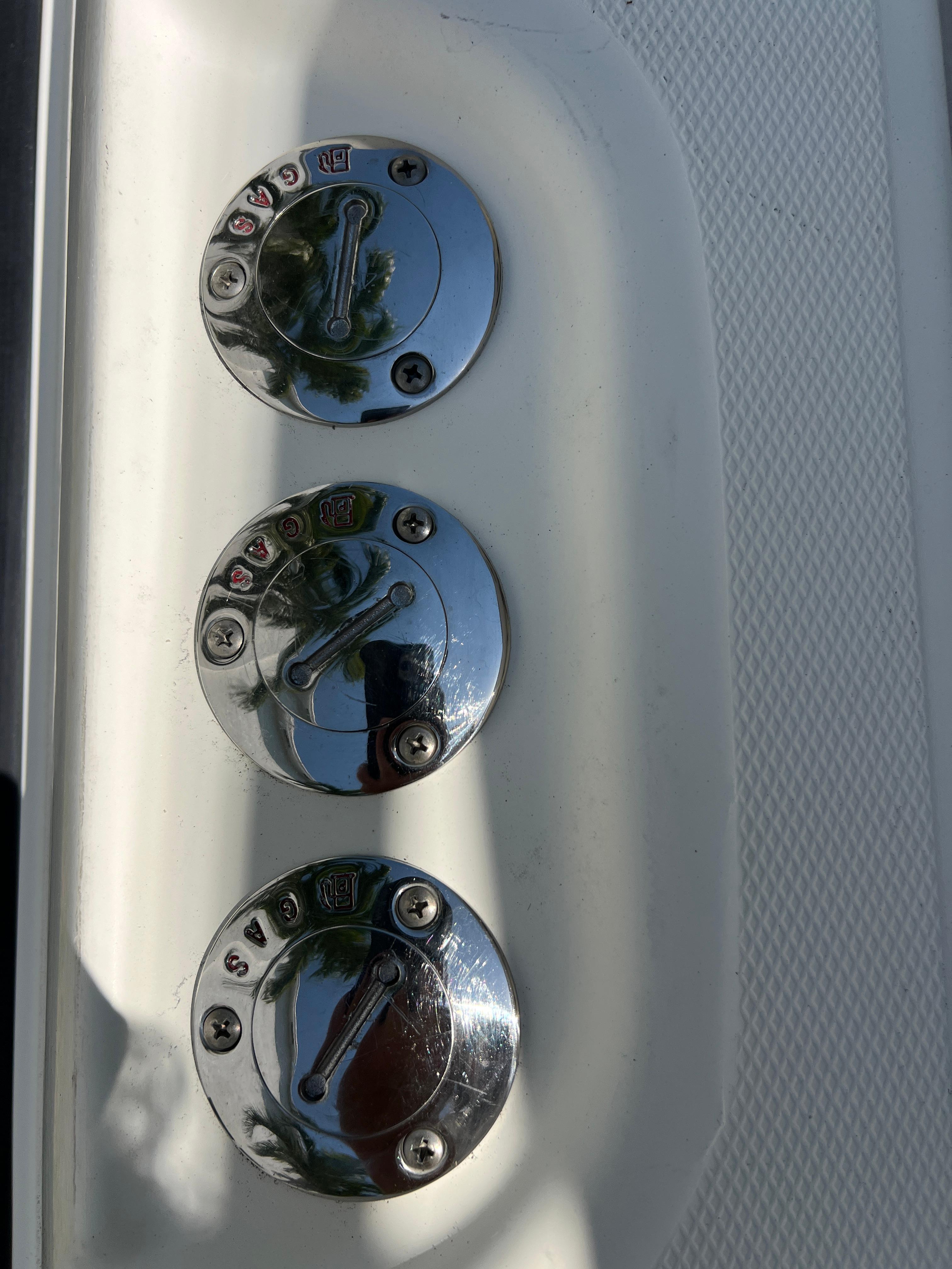 2012-hydra-sports-3400-cc-power-9756887-20250413064725026-1_XLARGE