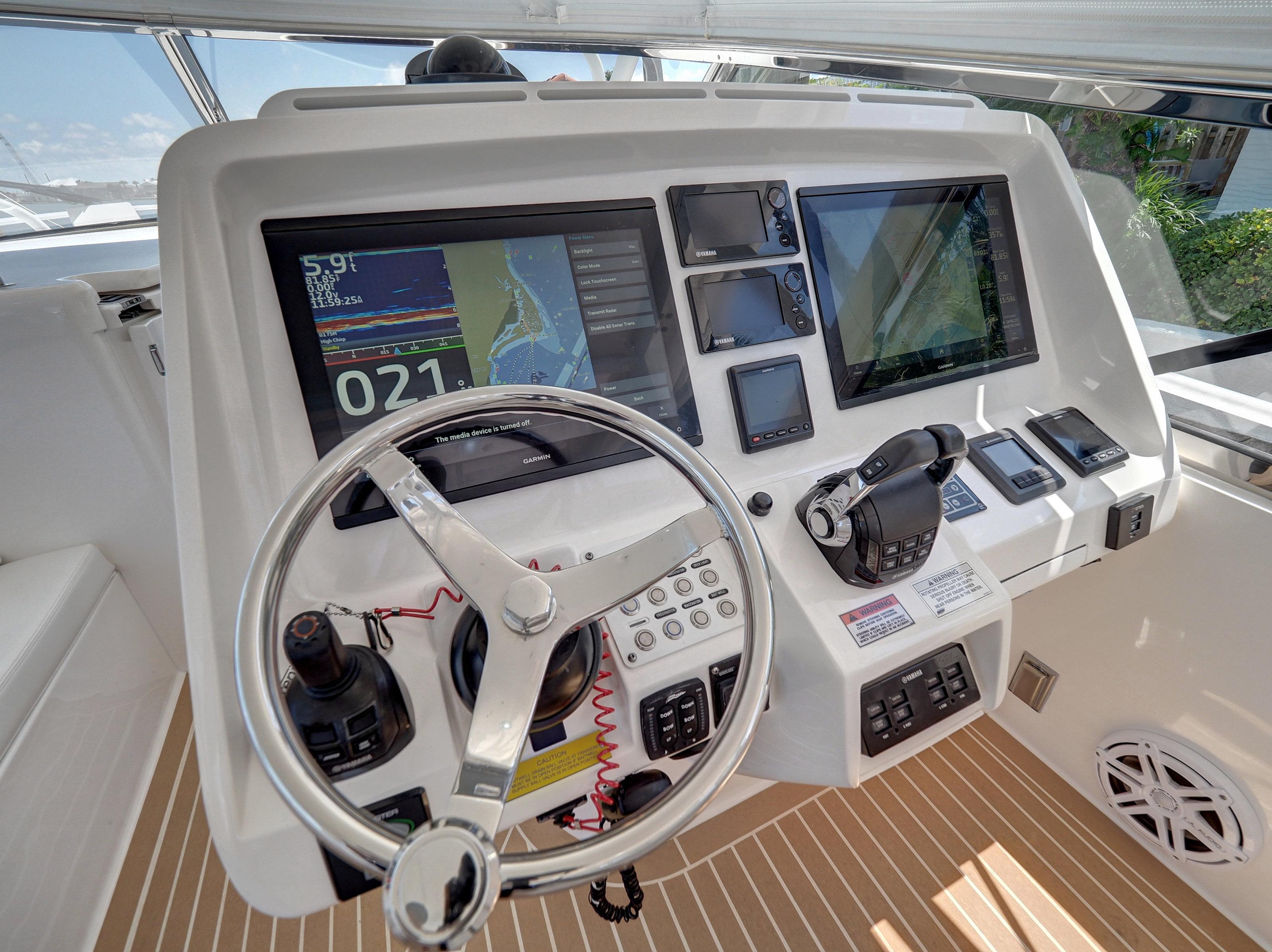 2016 Intrepid 475 Sport Yacht