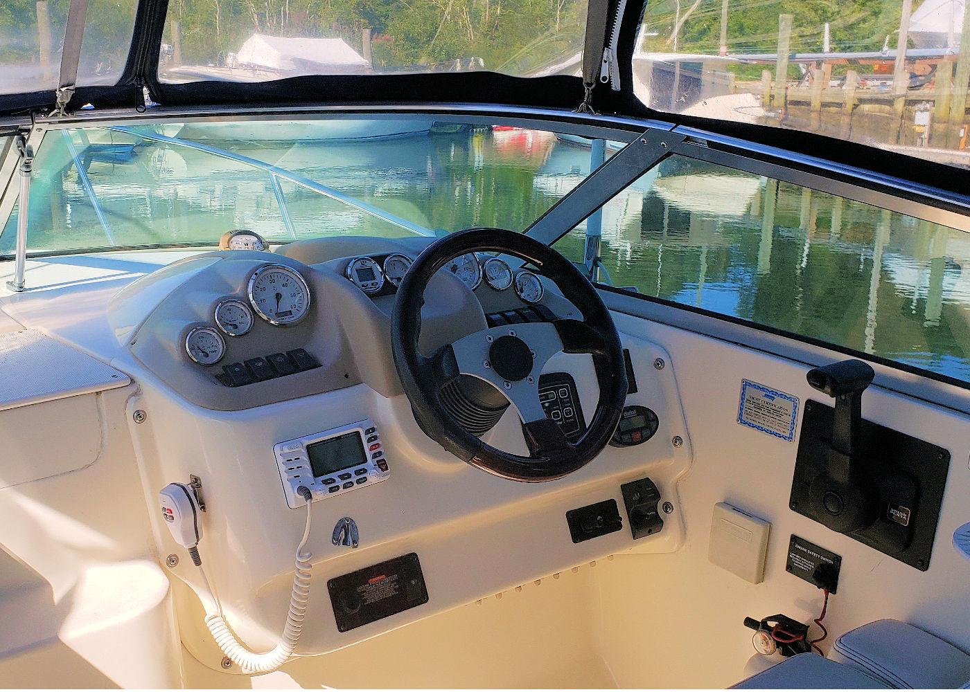 2006 Glastron GS 269 19