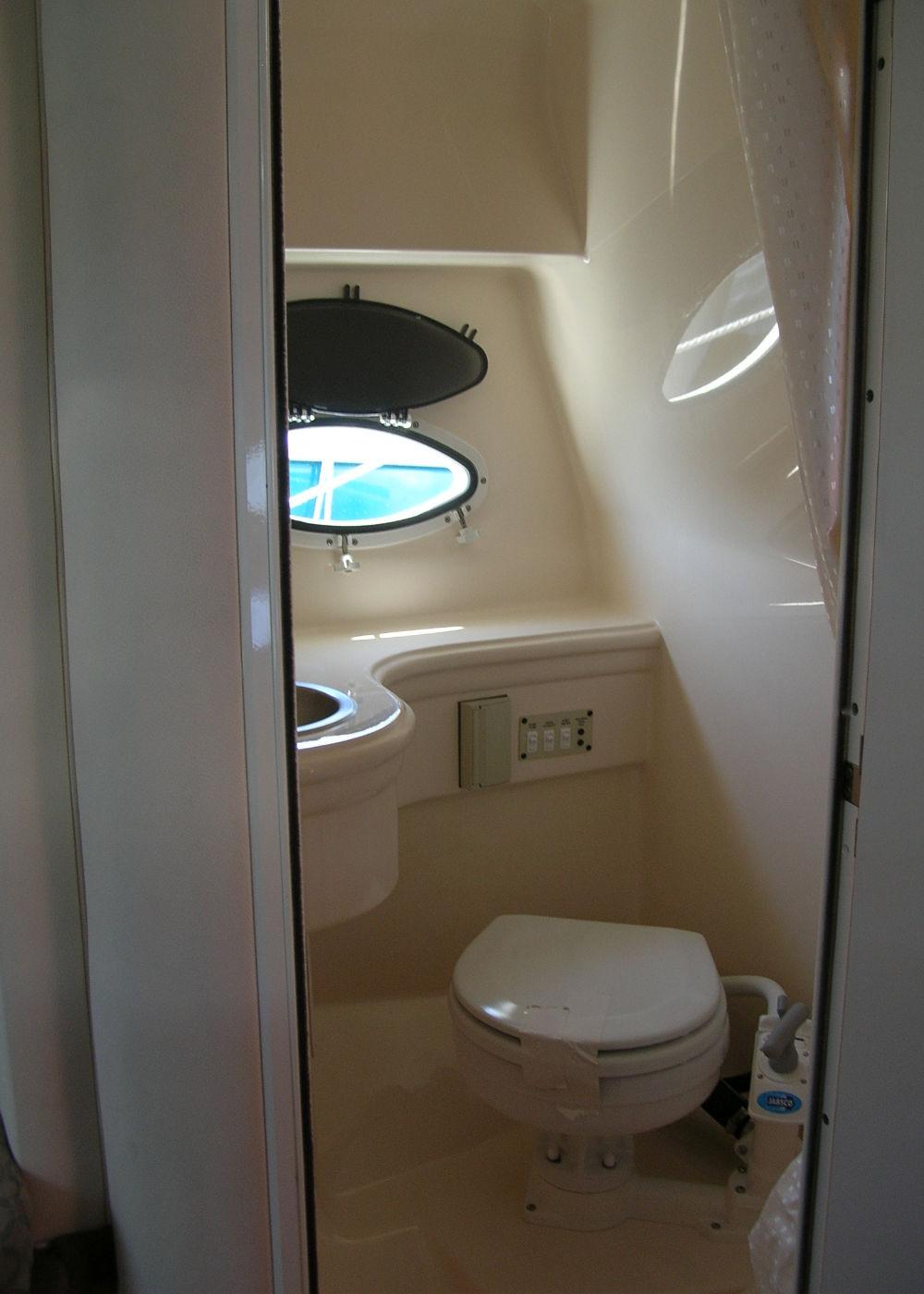 2006 Glastron GS 269 26