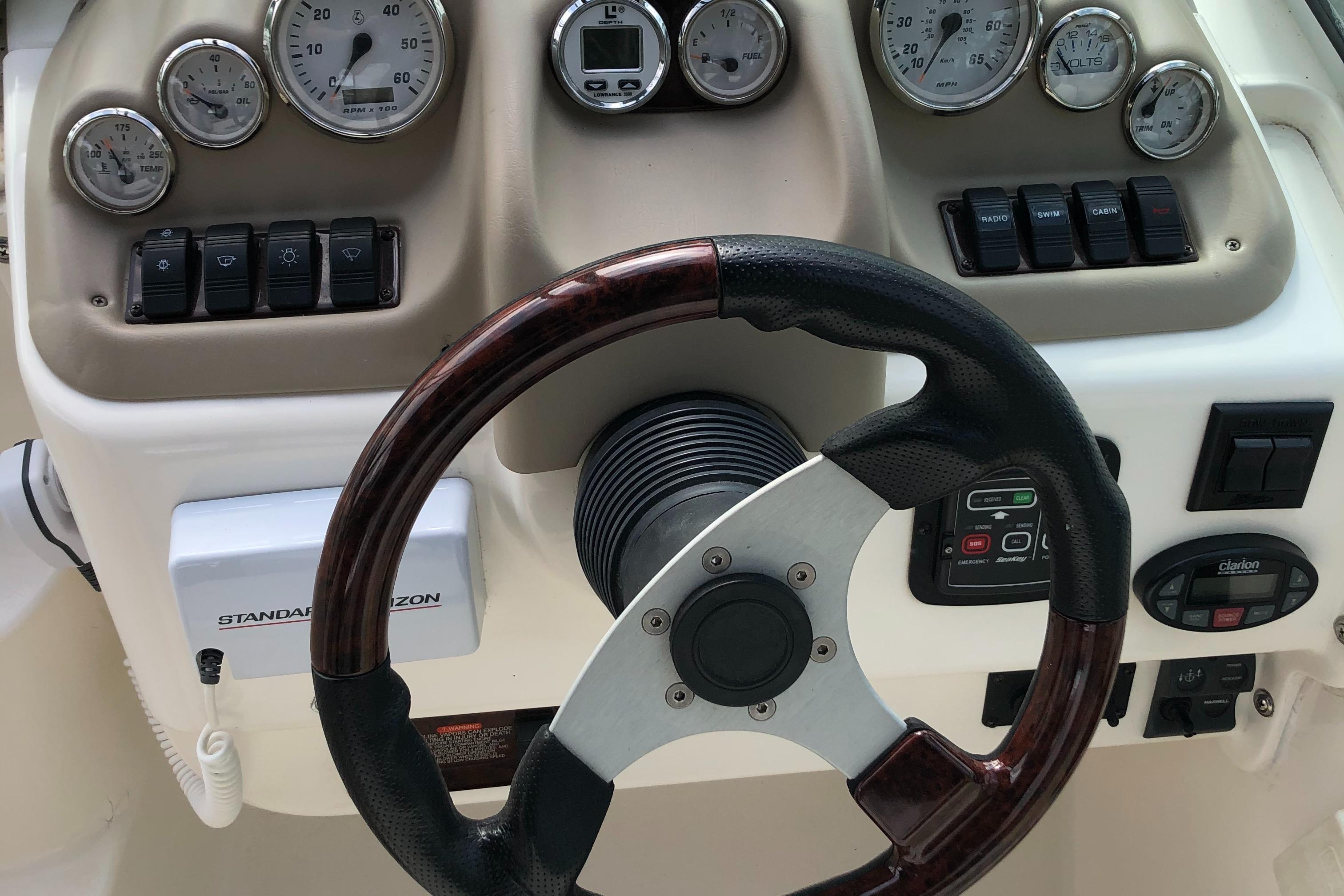 2006 Glastron GS 269 20