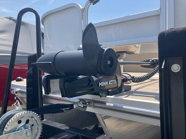 Minn Kota PowerDrive motor on 2020 G3 SunCatcher V322FC pontoon boat.