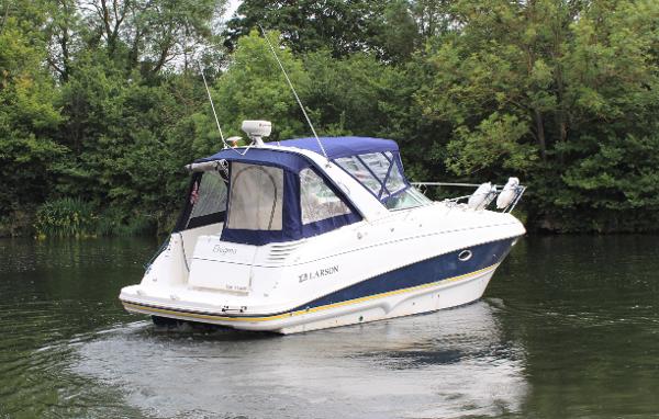 2005 Larson 310 CABRIO