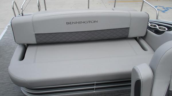 2021 Bennington boat for sale, model of the boat is 22 LSB & Image # 14 of 47