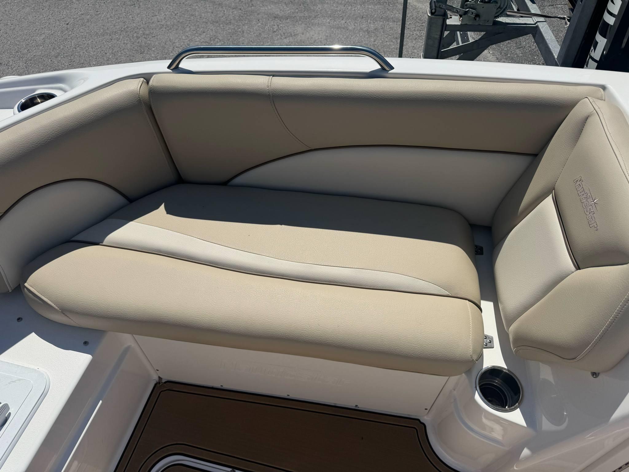 2022 Nauticstar 203SC Sport Deck-6