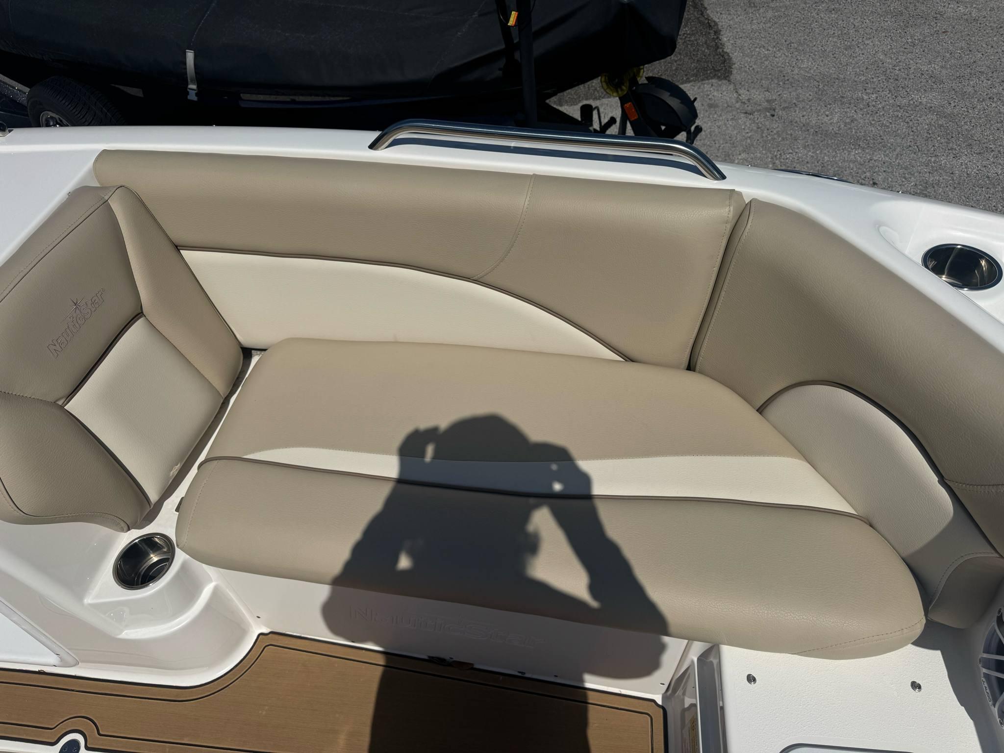 2022 Nauticstar 203SC Sport Deck-7