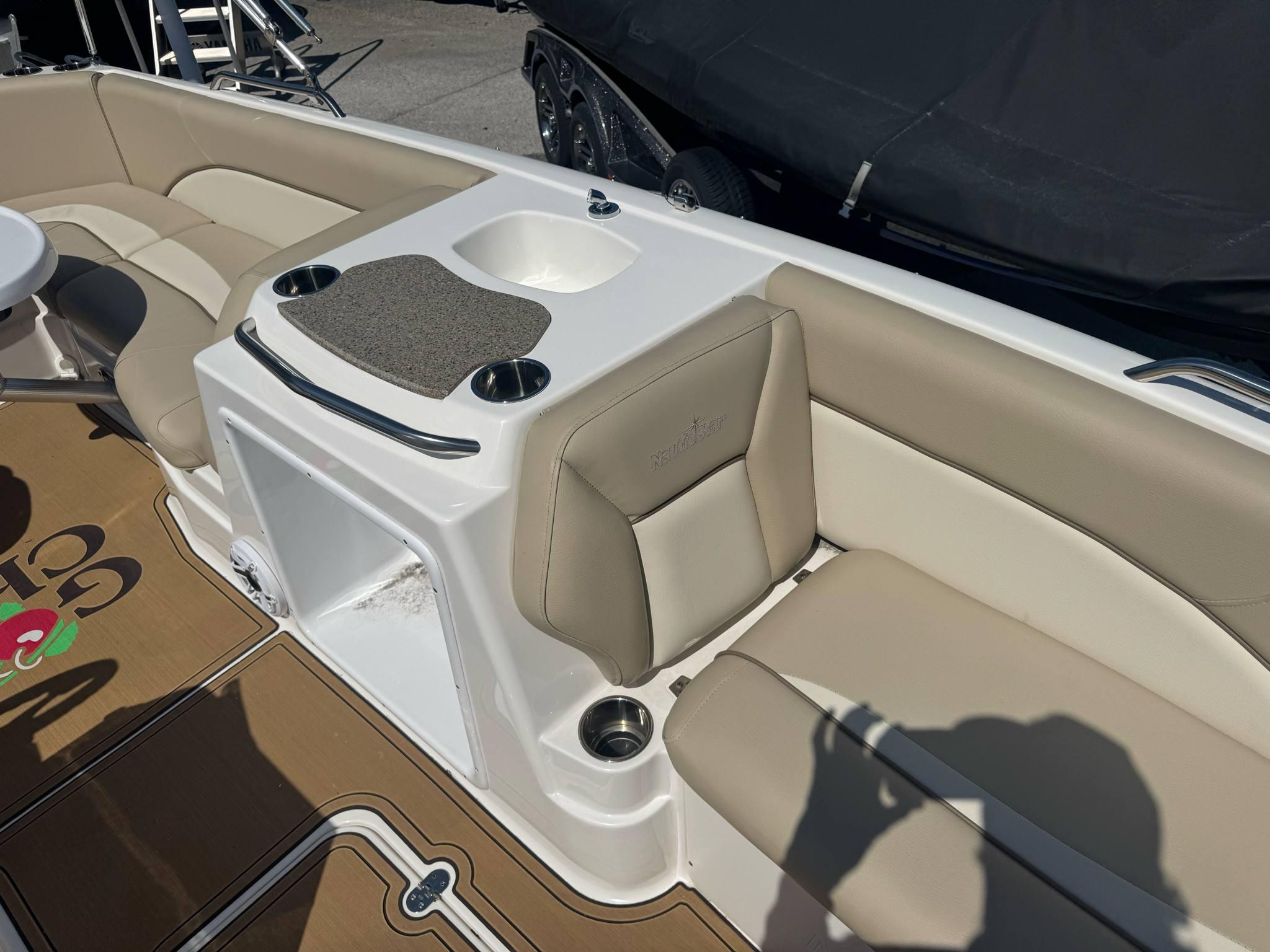 2022 Nauticstar 203SC Sport Deck-8