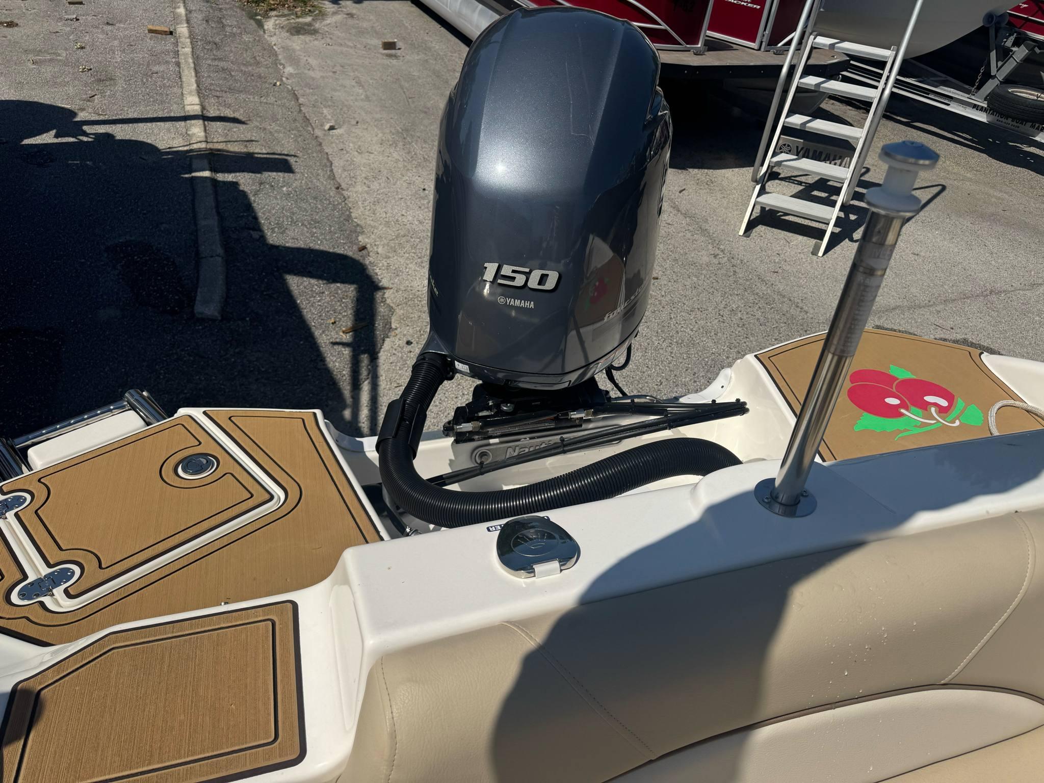 2022 Nauticstar 203SC Sport Deck-12