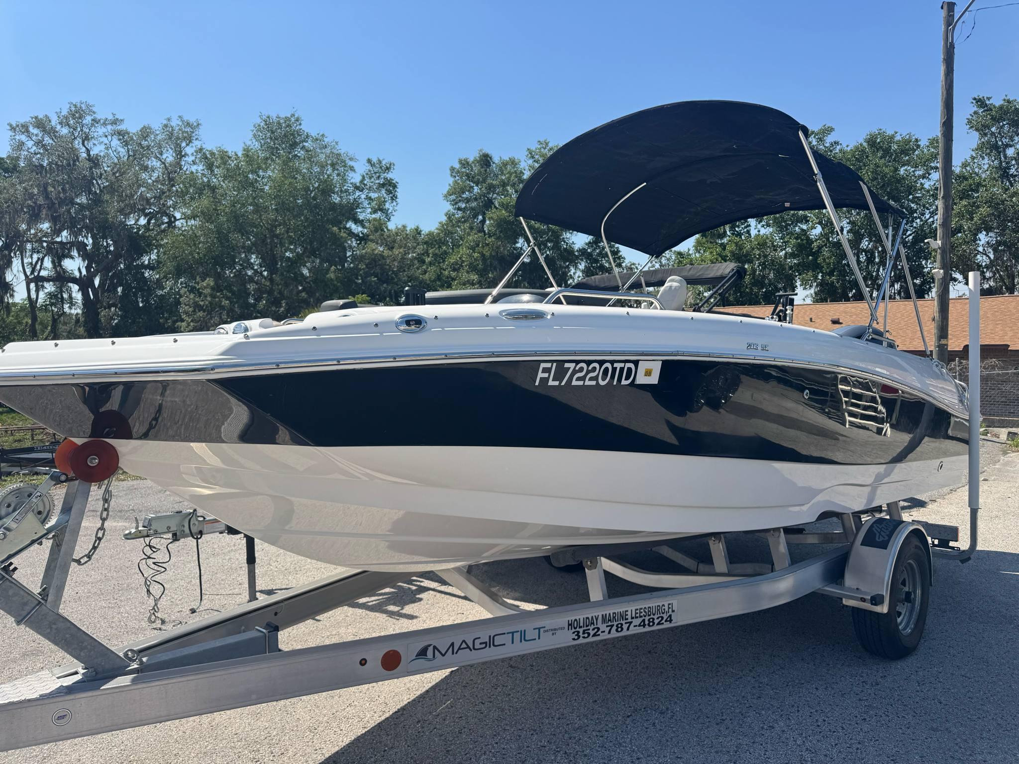 2022 Nauticstar 203SC Sport Deck-1