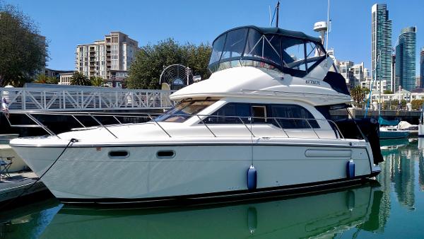 2002 Bayliner 3488 Command Bridge