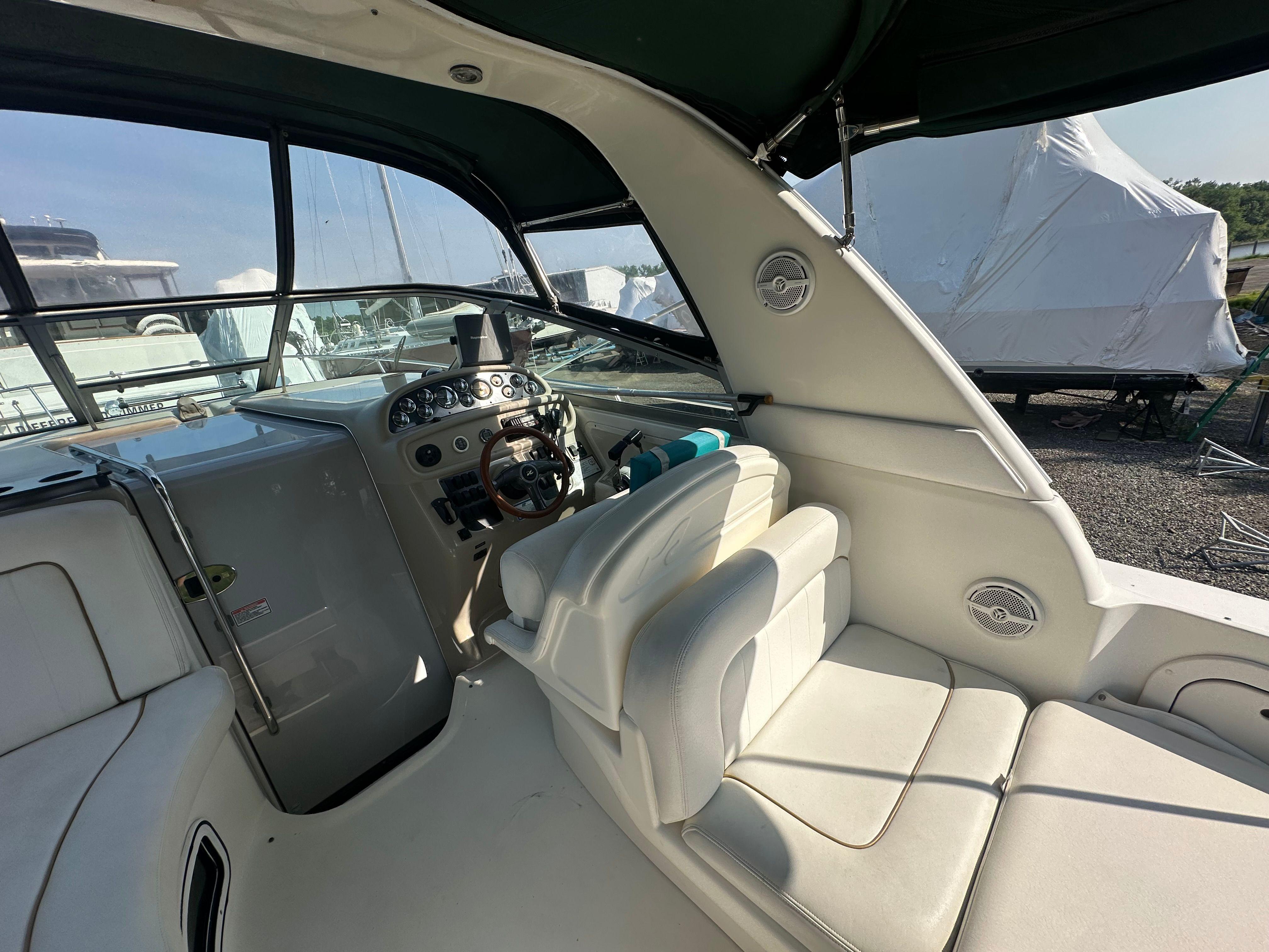 1998 Sea Ray 290 Sundancer-11