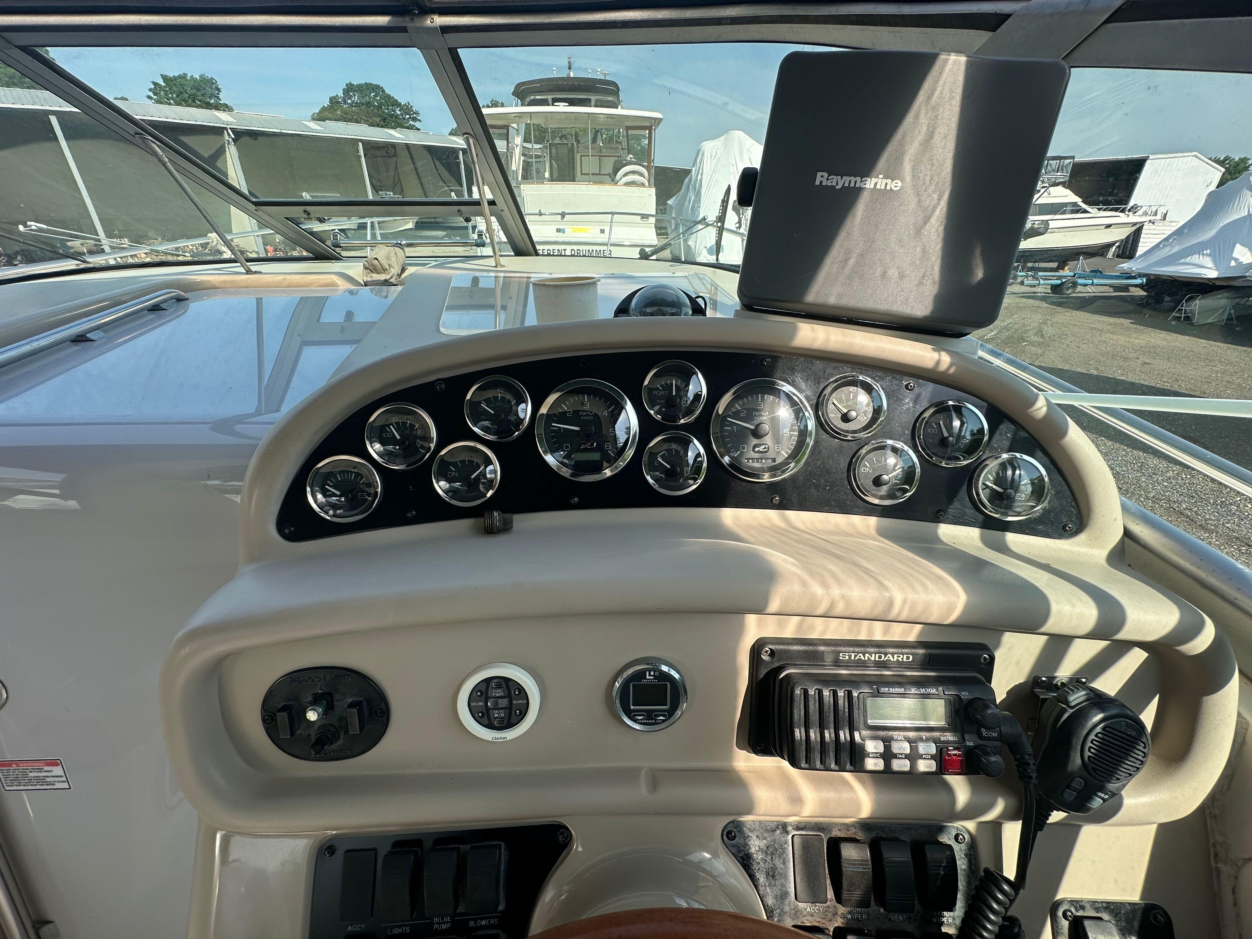 1998 Sea Ray 290 Sundancer-14