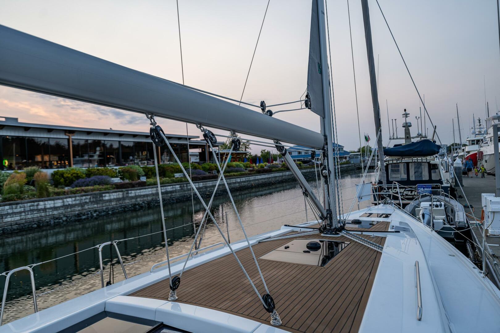 Hanse-418 2023-SEA #304 IN STOCK WA-US-2023 Hanse 418 yacht docked at marina, showcasing sleek deck design.-9568627 | Thumbnail